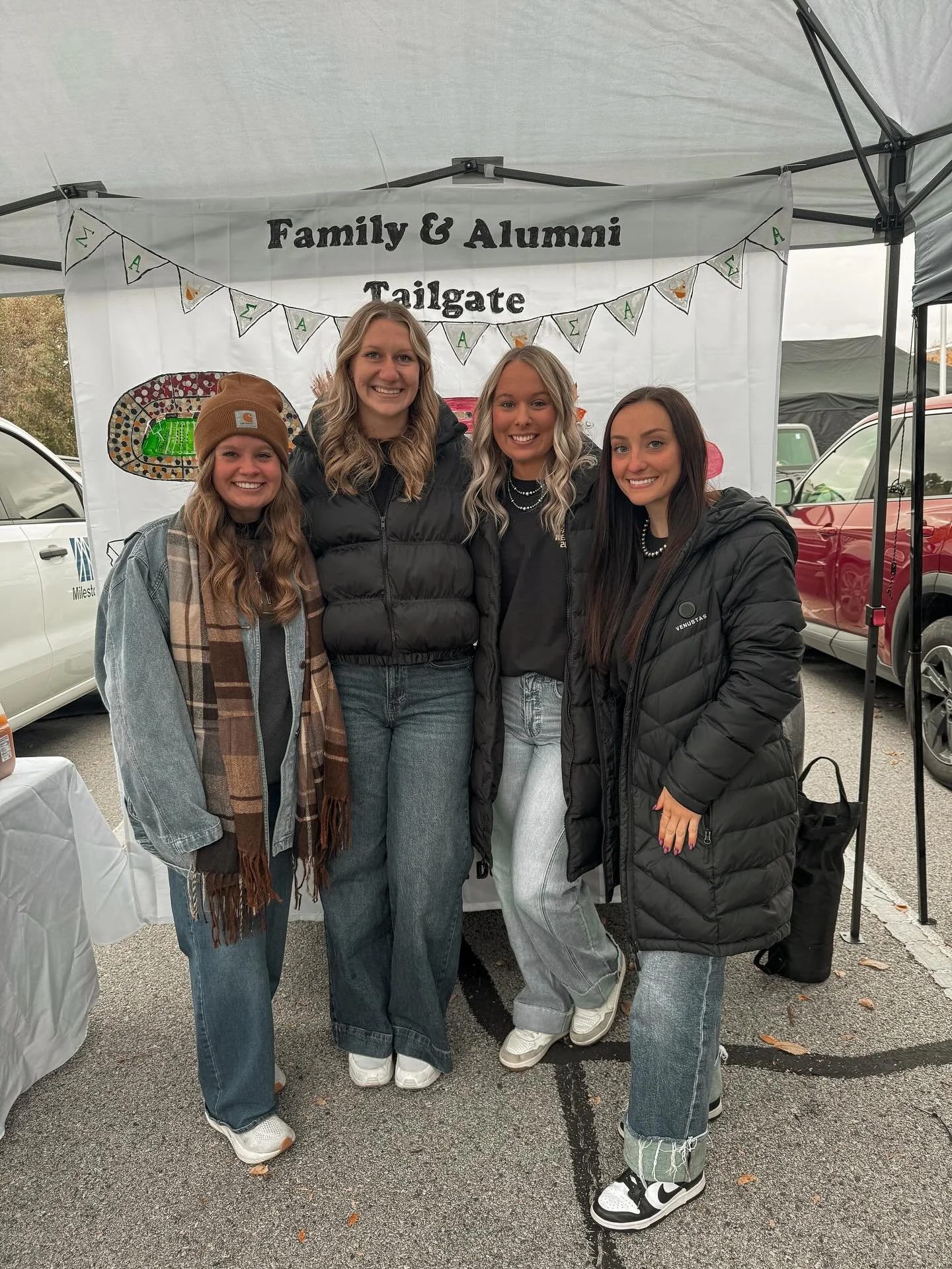 Because the best part of game day is who you spend it with💛🖤

Family &amp; Alumni Tailgate was so much fun with the special people in our life 🏉

purdue #agriculture #womeninagriculture #sorority