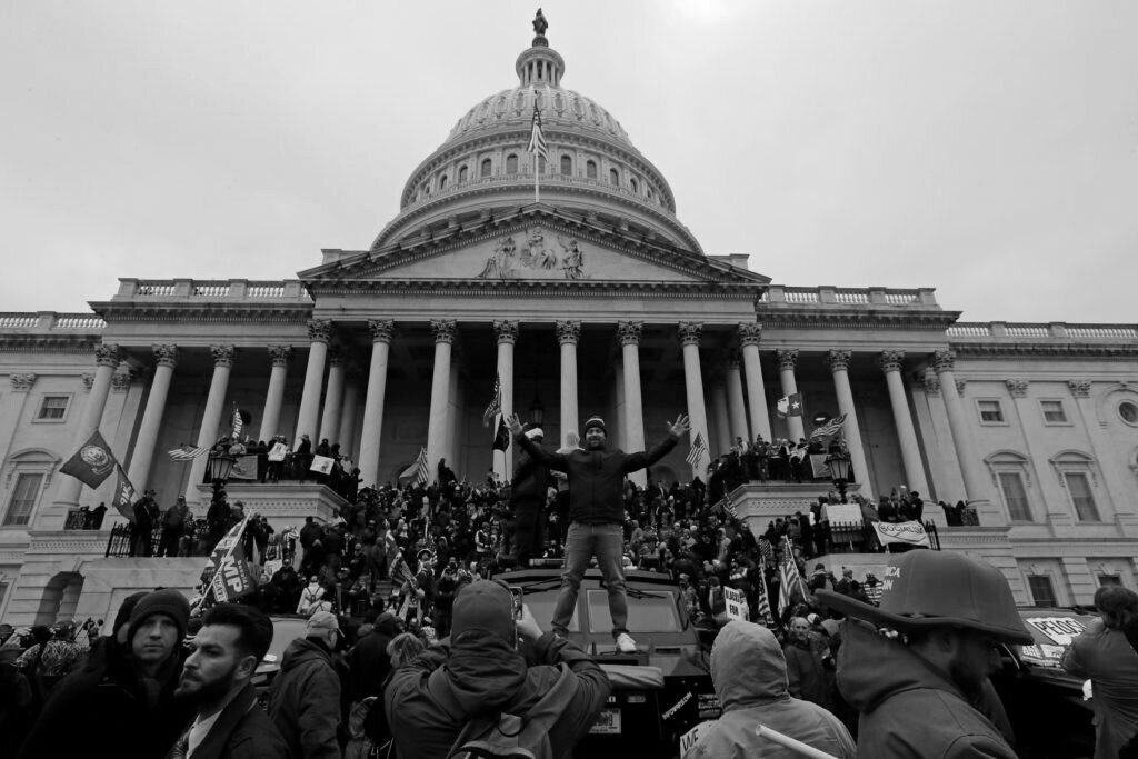 2021-01-06T221400Z_1236318763_RC2M2L9LDK5F_RTRMADP_3_USA-ELECTION-PROTESTS-1024x683.jpg