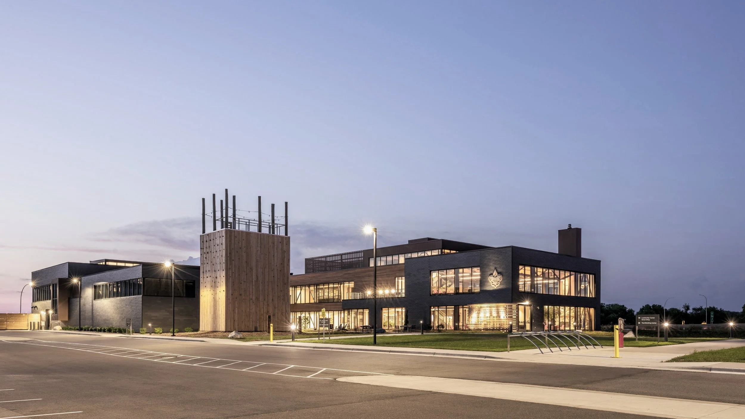 Leadership-Center-2019-Large-15_projectpage.jpg