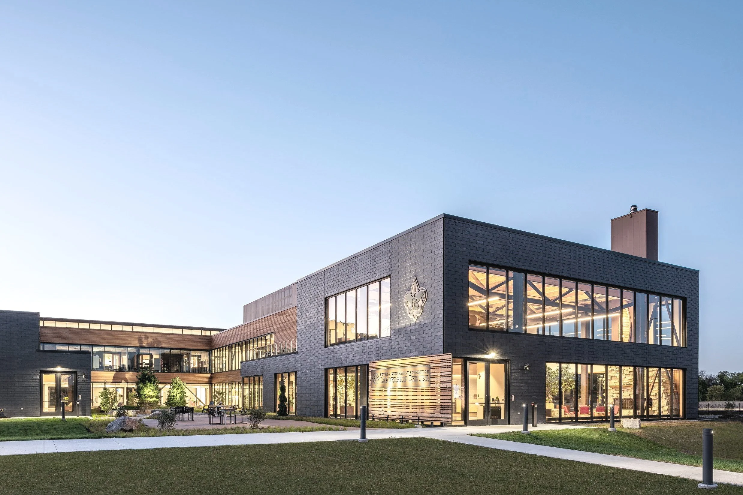 Leadership-Center-18-Large_projectpage.jpg