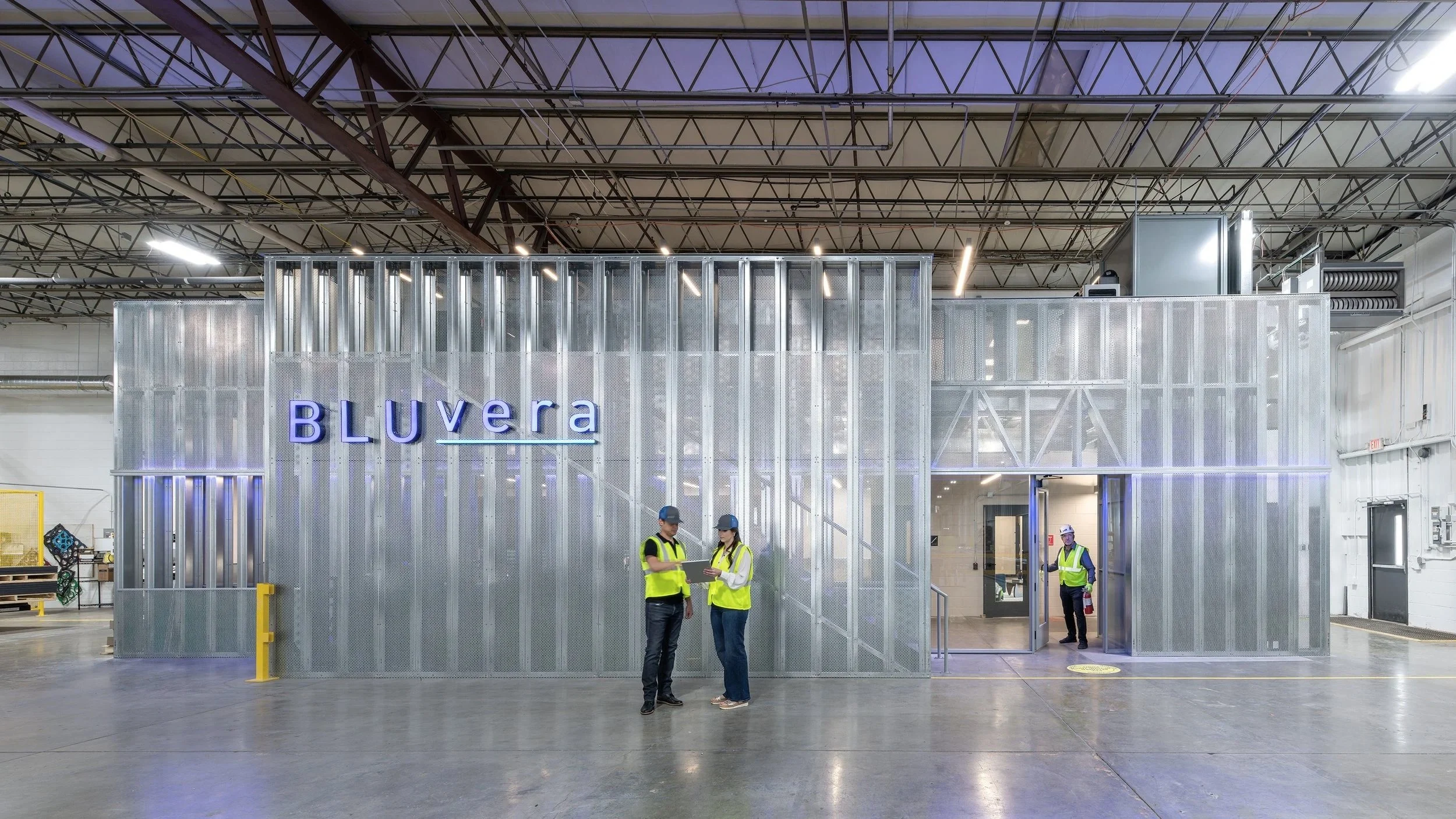 BLUvera-Medium-01.jpg