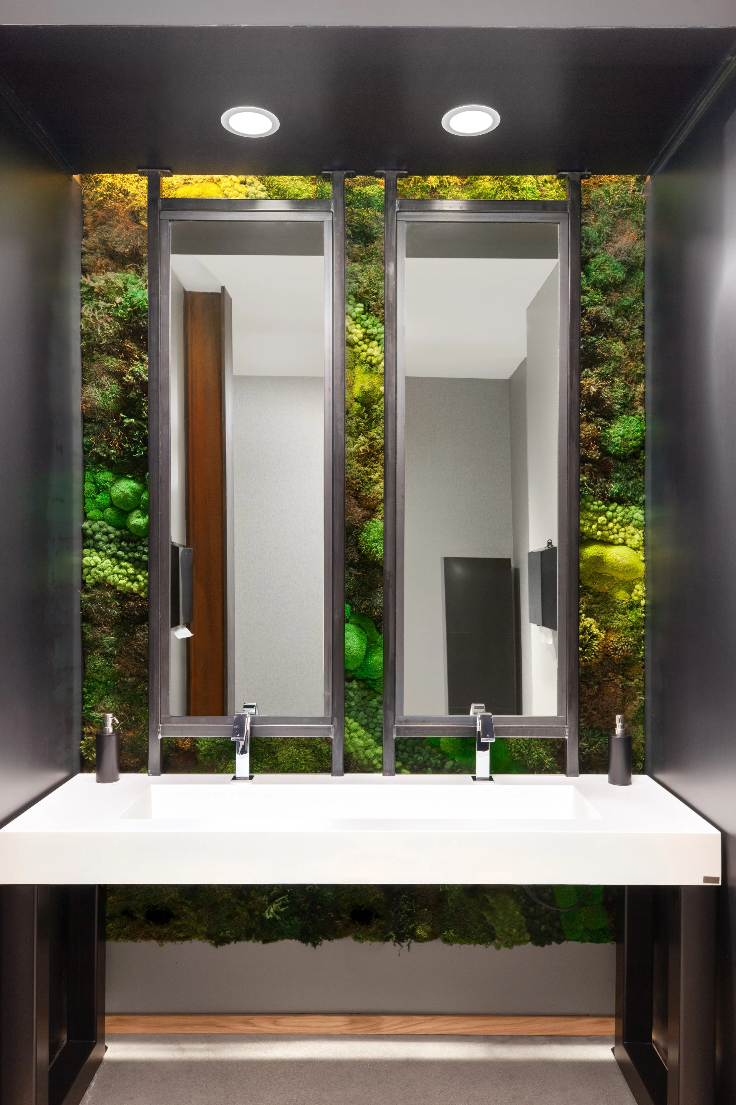 300 Enclave HQ_3743.jpg