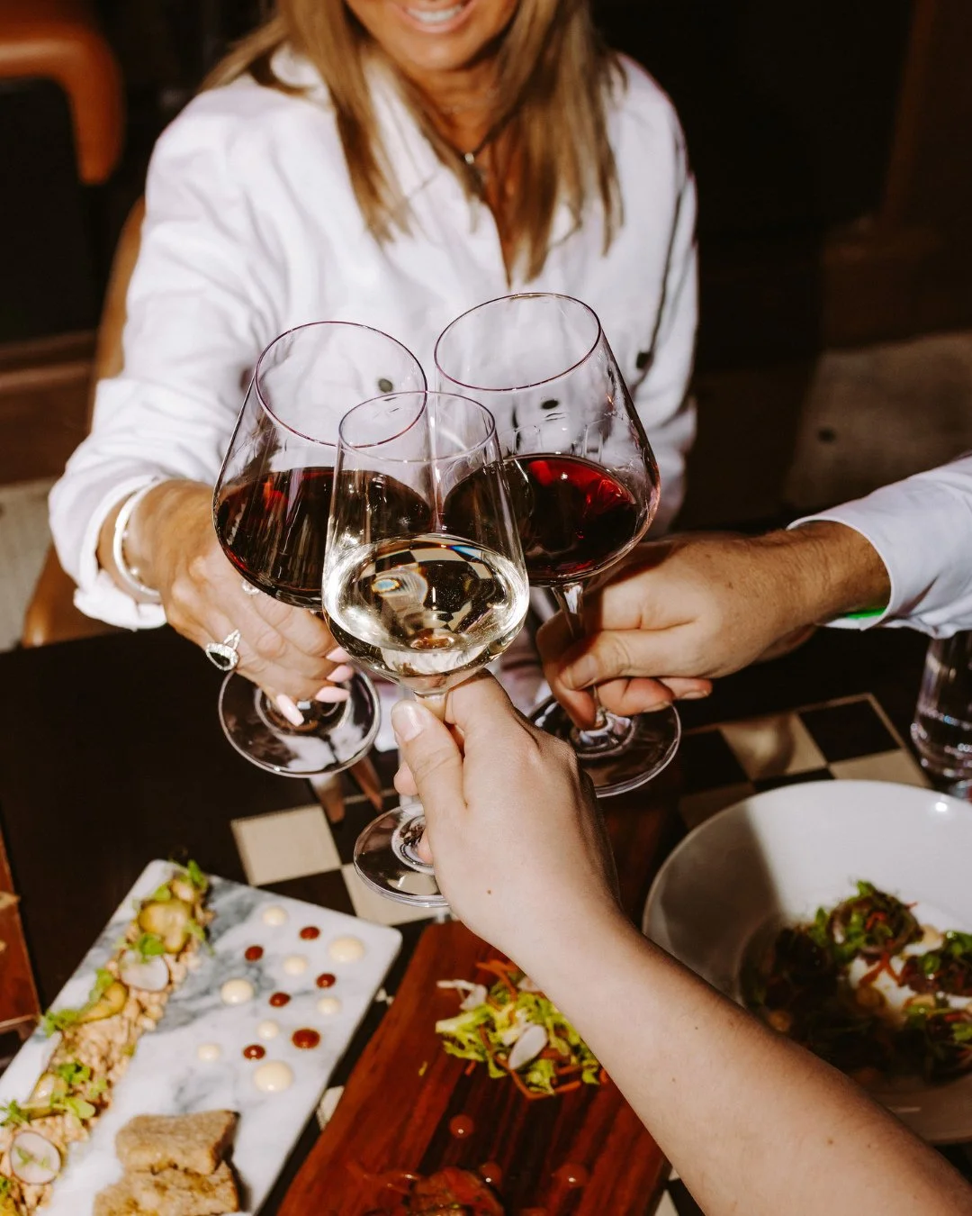 Holiday celebrations will be here before you know it 🥂
The Committee Chophouse's stunning private dining spaces are booking up fast. Whether you’re celebrating a company party, a family gathering, a birthday, or an engagement party, let&rsq