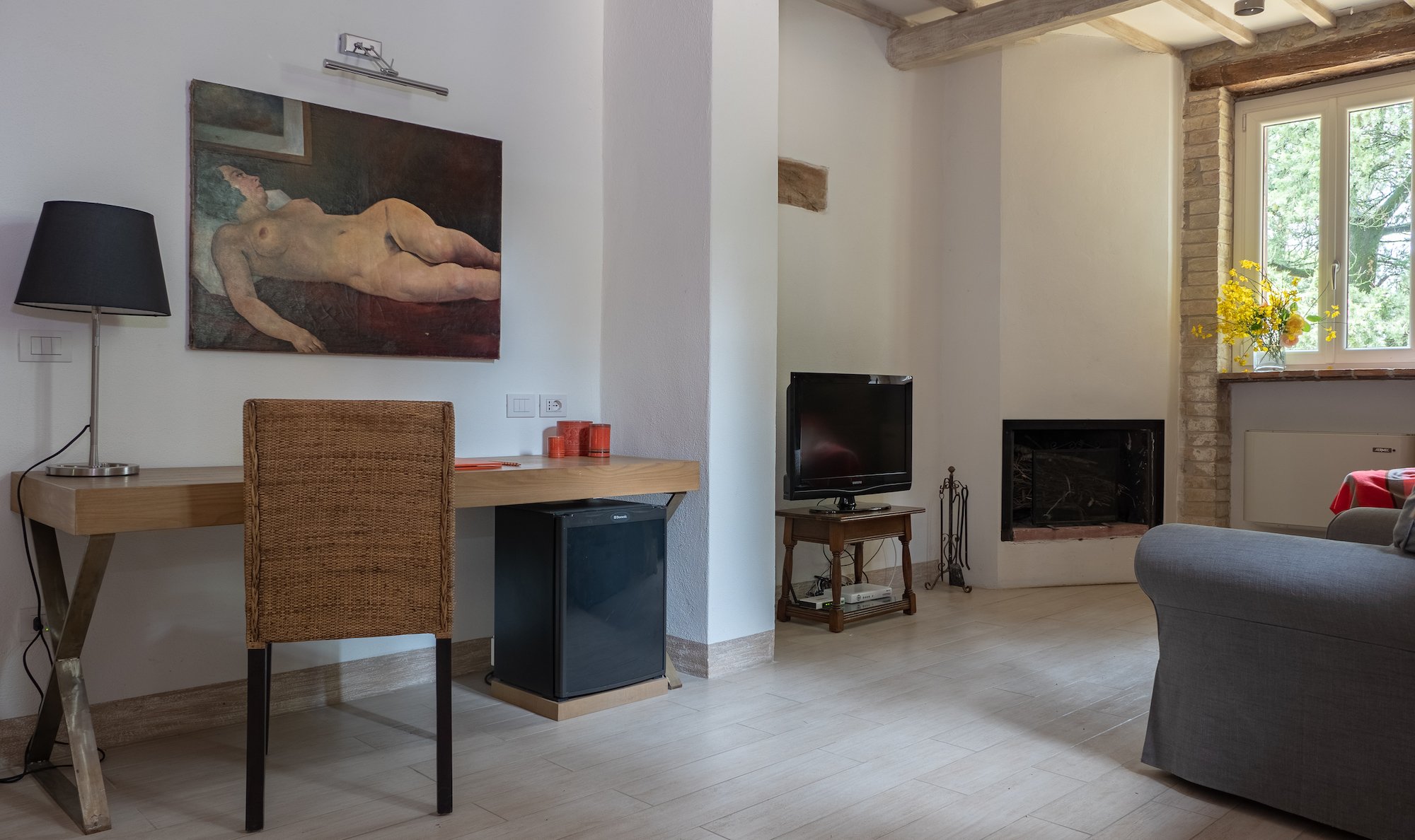 Relais Casamassima Suite 1_livingroom.jpg