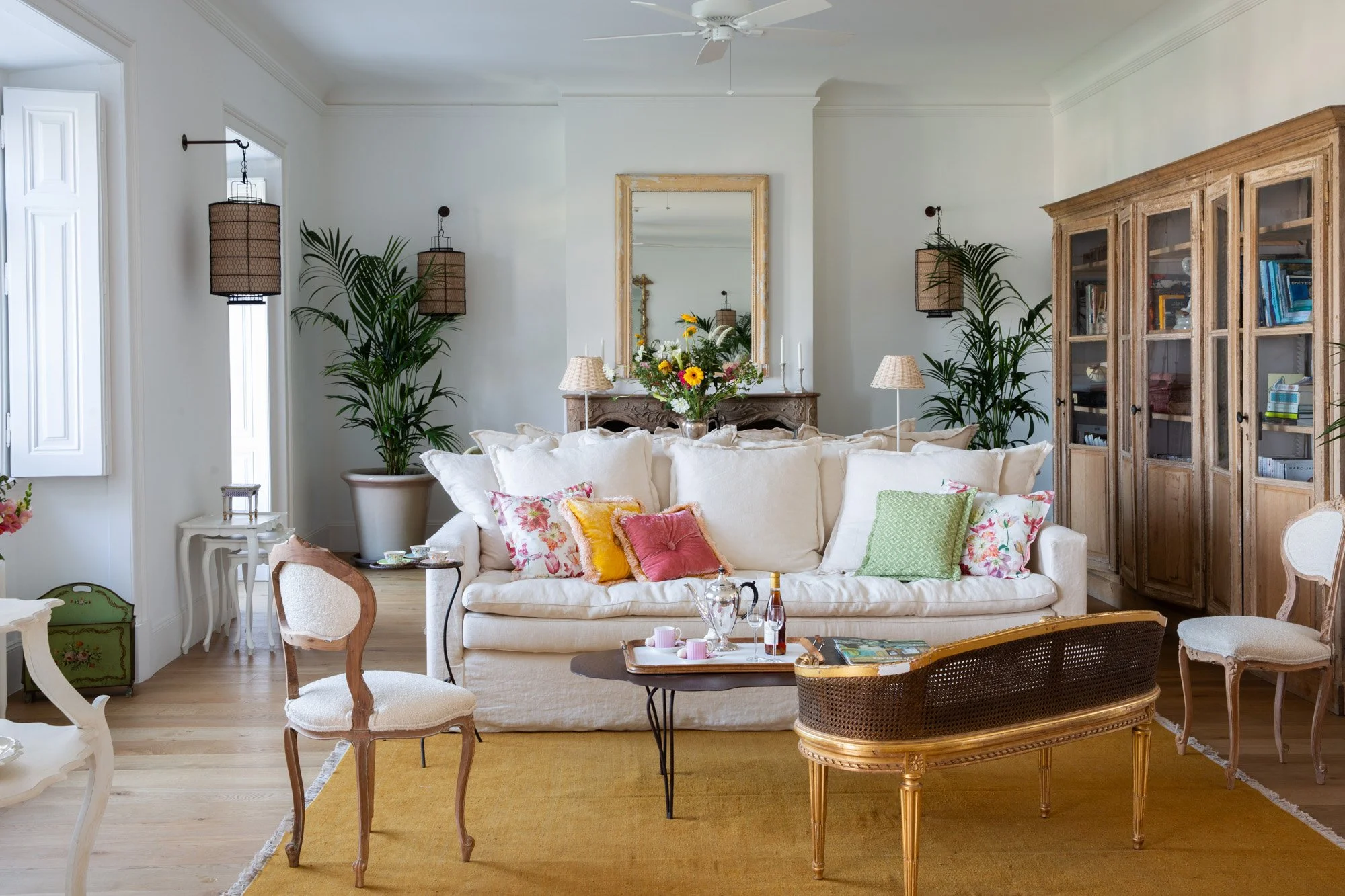 TARABEL Lounge 1.jpg