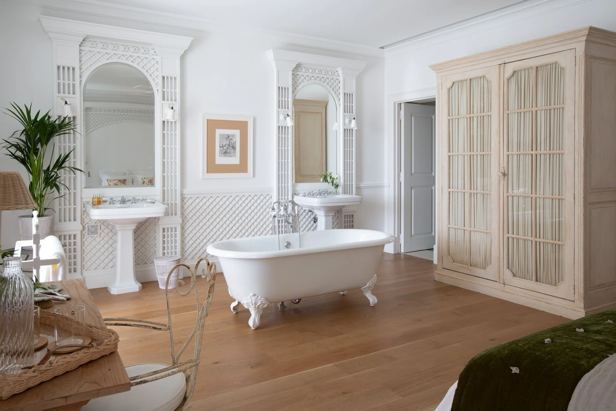 TARABEL Room 2-1.jpg
