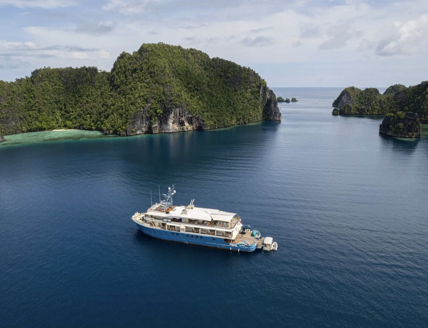 The Art of Slow Luxury Travel in Indonesia: From Ubud Retreats to Komodo Yachts