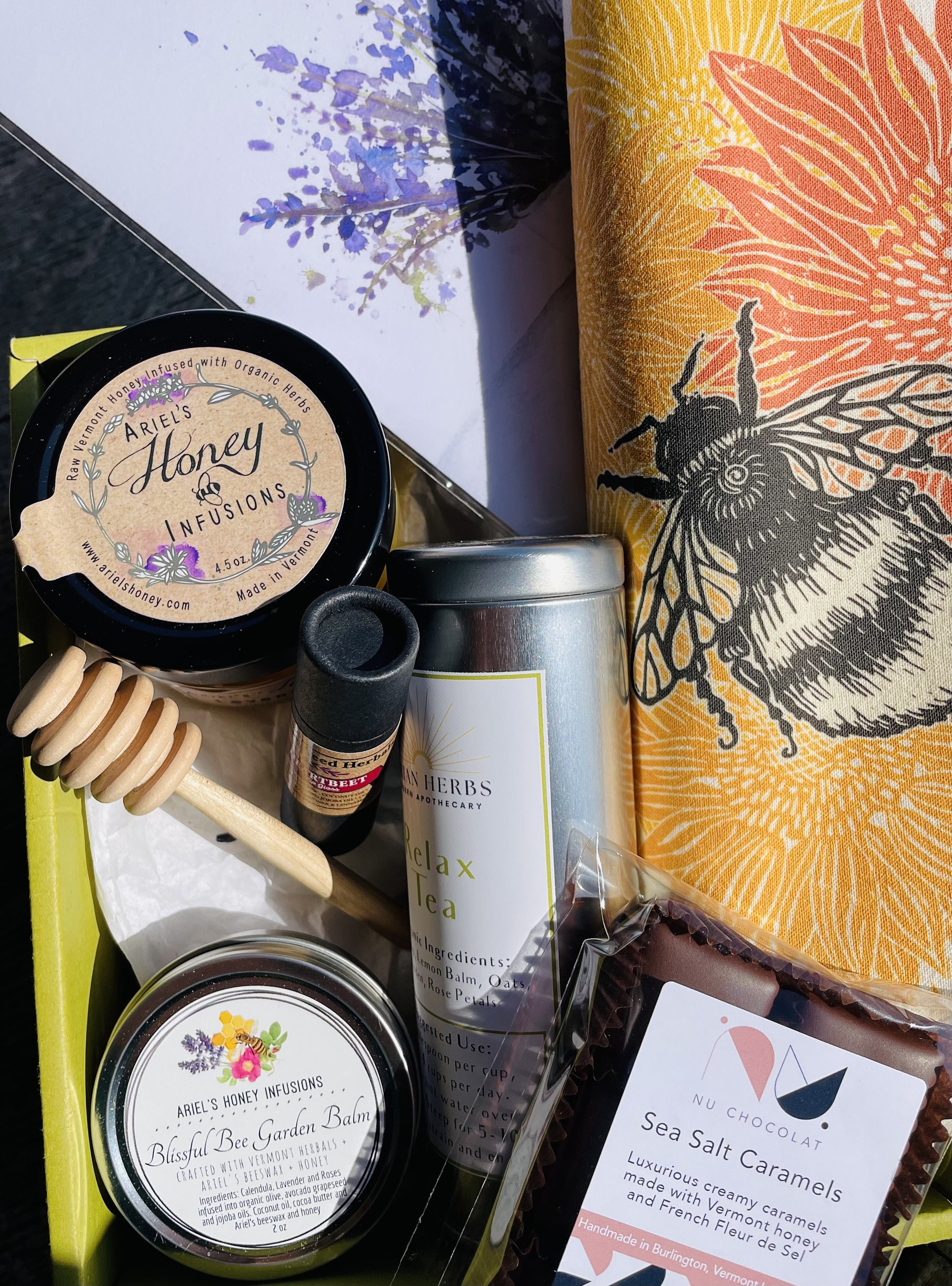 NEW Queen Bee Mother's Day Gift Box