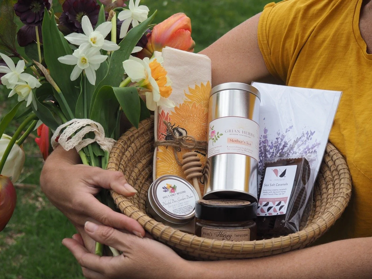 Queen Bee Mother's Day Gift Box