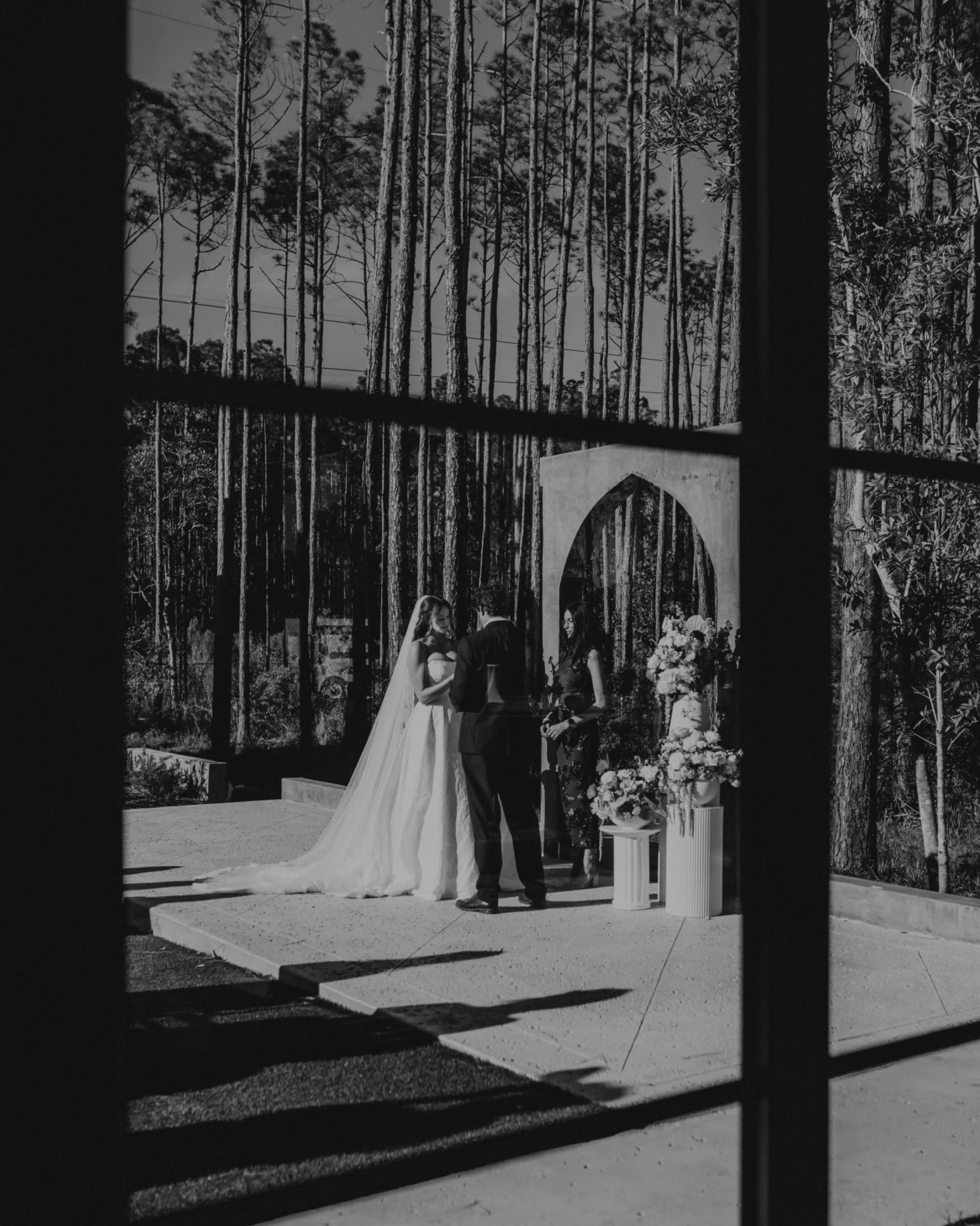 Such a dreamy intimate ceremony at The Heritage House here in the heart of Panama City Beach! 

Event Planners: @golden_adventuress @ashlynrheaphotography @hayphotographypcb
Venue: @the_heritagehousepcb
HMUA: @cosmicglowandco
Dress: @baytownebridal
D
