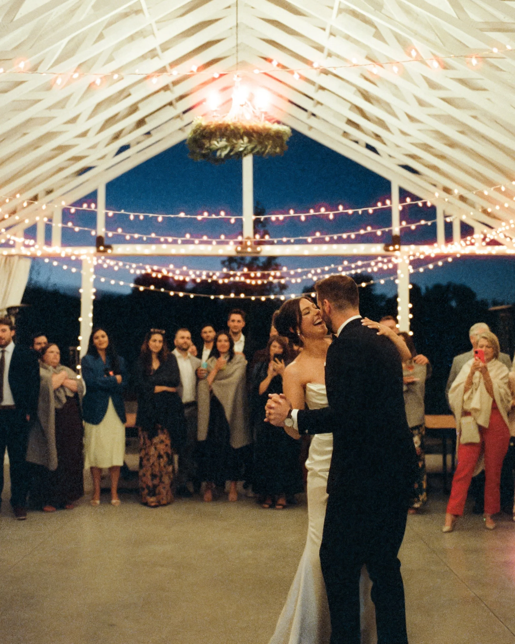 Few things are better than a wedding in the County with couples who radiate sunshine (on film) ❤️&zwj;🔥

.
.
.

Toronto wedding photographer 
PEC wedding photographer 
Prince Edward county weddings