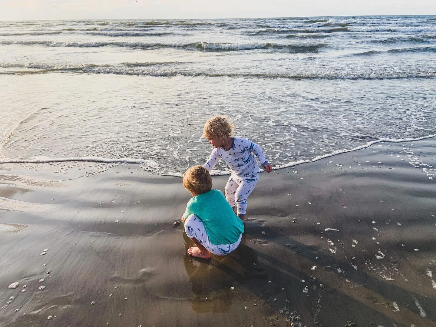 It is taking me so much longer to recover from our time at the beach than I anticipated. What are your tips for getting yourself back on track after vacation?
.
.
.
#vacation #vacationmode #travel #travelingwithkids #roadtrip #roadtrippin #exhausted 
