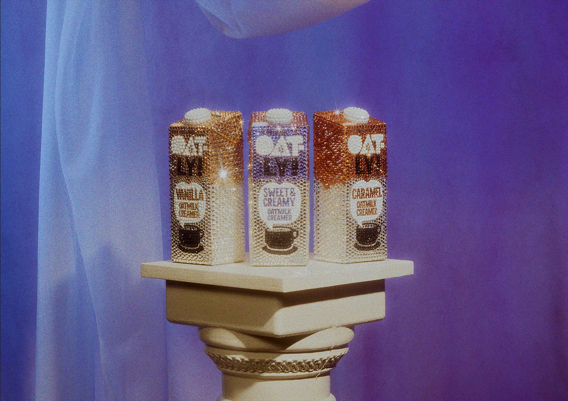 Oatly_US25_Creamer_Auction_Stills_5x4_Hero_Web.jpg
