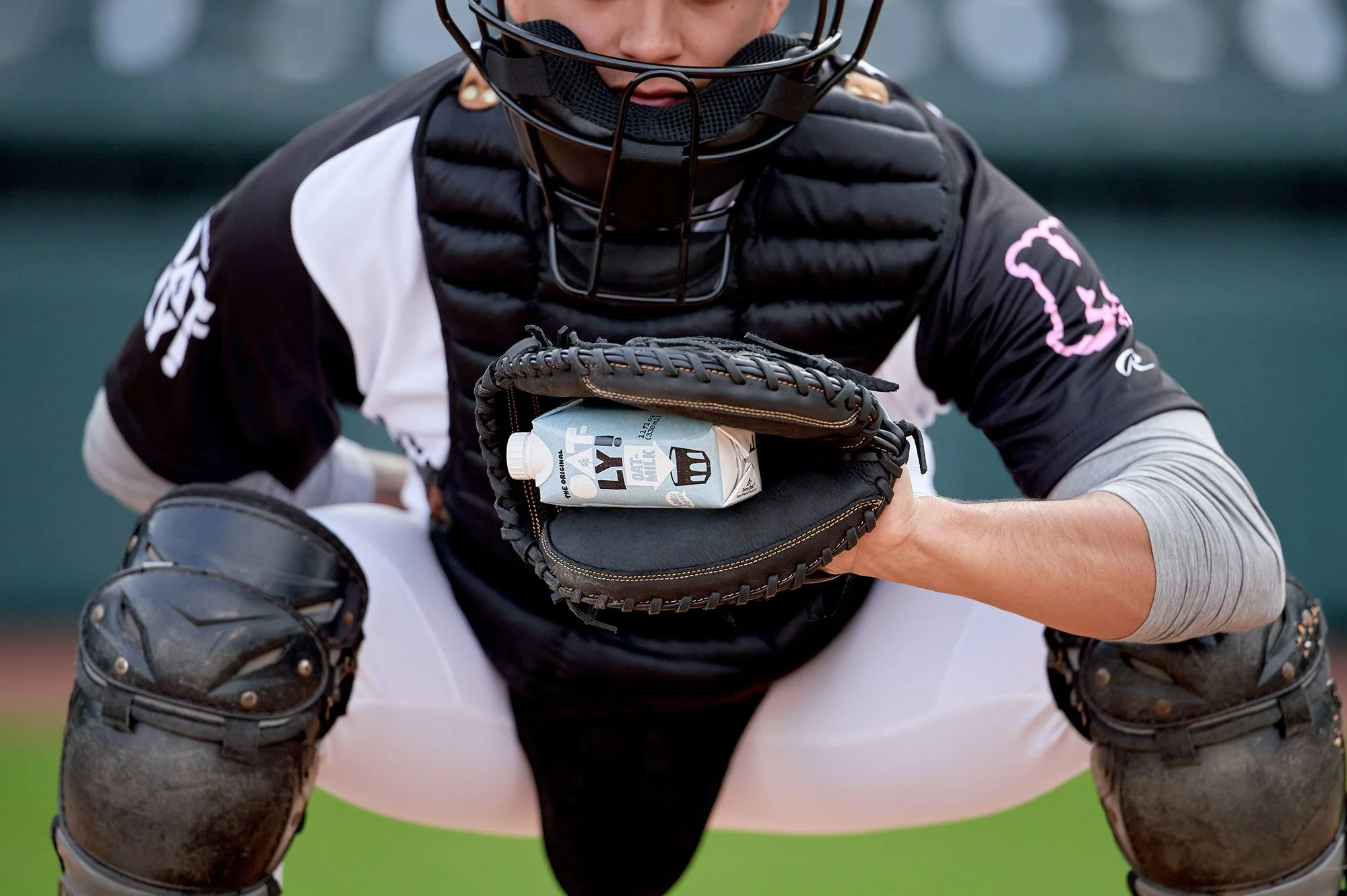 Oatly_Oat_Milkers_First_Pitch_Catch_MaliaKillings.jpg