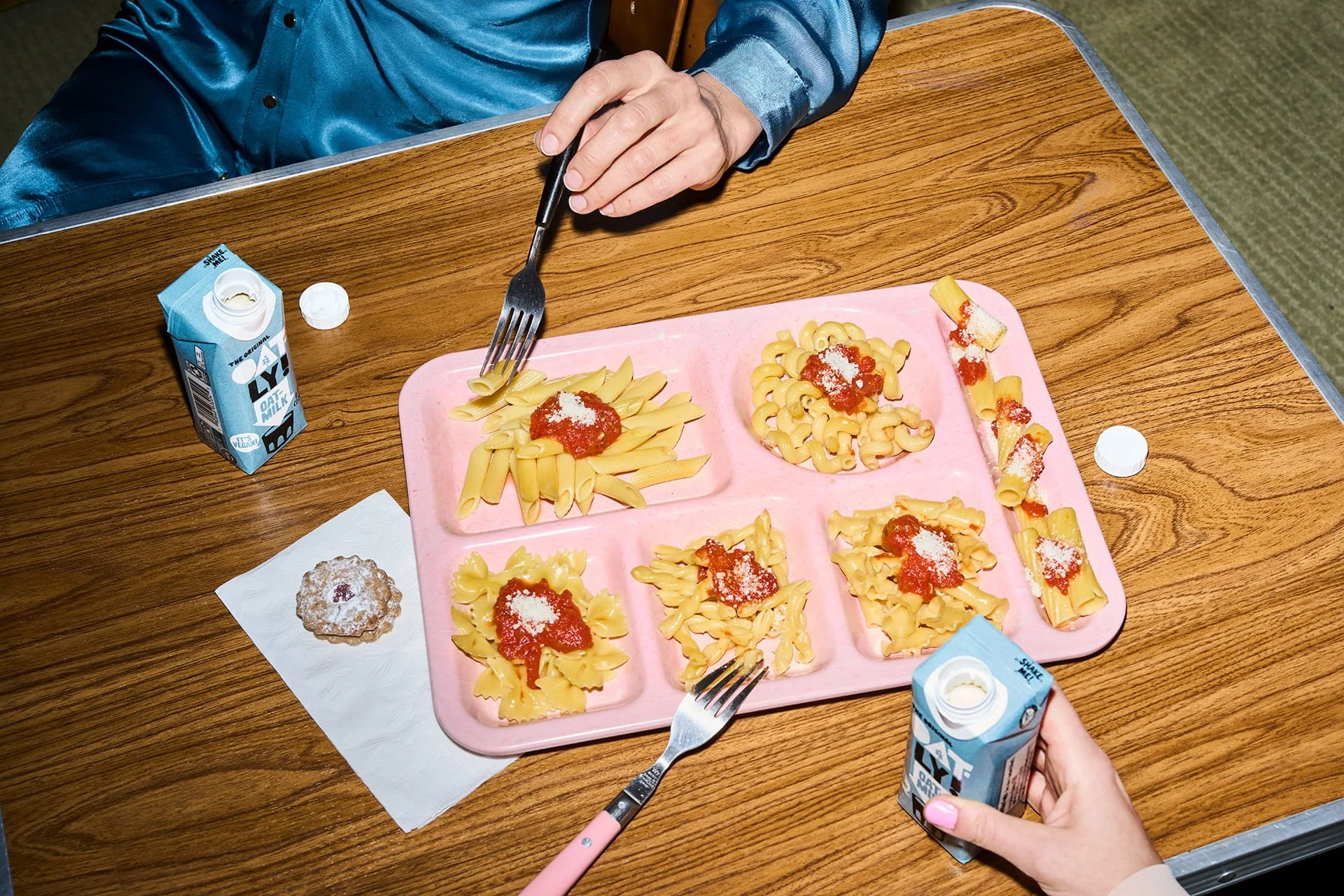Oatly_US_25_Oatmilk_Original_8oz_Noodles_VKRees3472_sRGB.jpg
