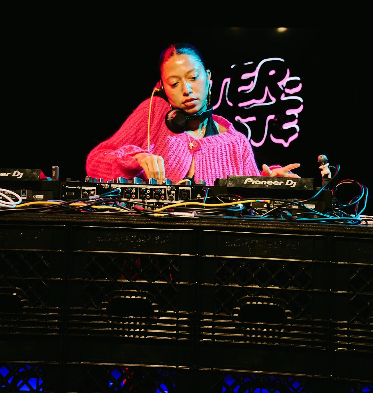Oatly_Aftertaste_DJ_HoneyBun_2131_LR_Sq.jpg