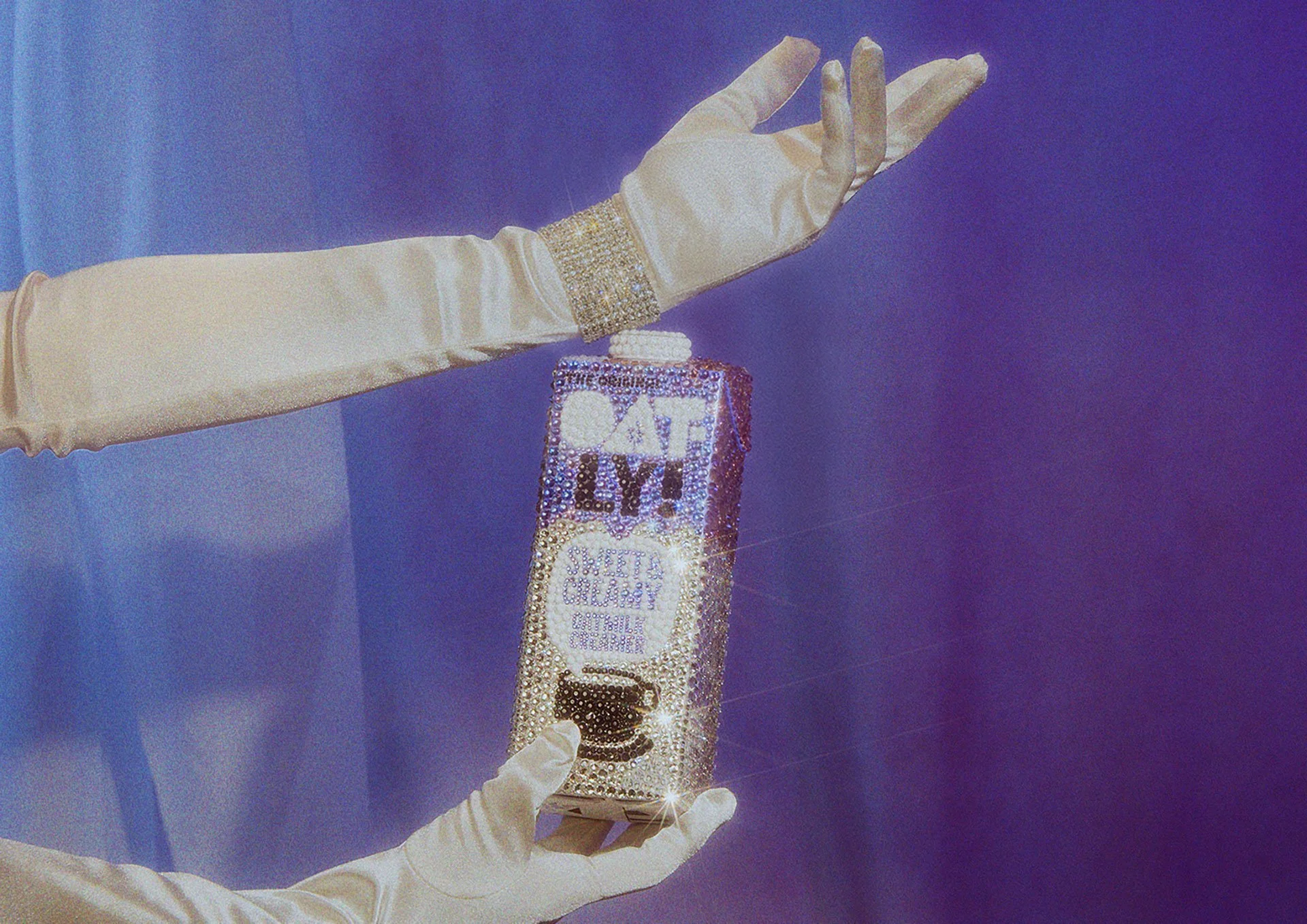 Oatly_US25_Creamer_Auction_Stills_5x4_Bracelet_Web.jpg