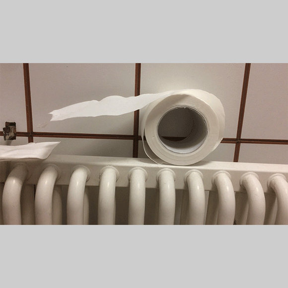 still_moving_toilettenpapierrolle_quer.gif
