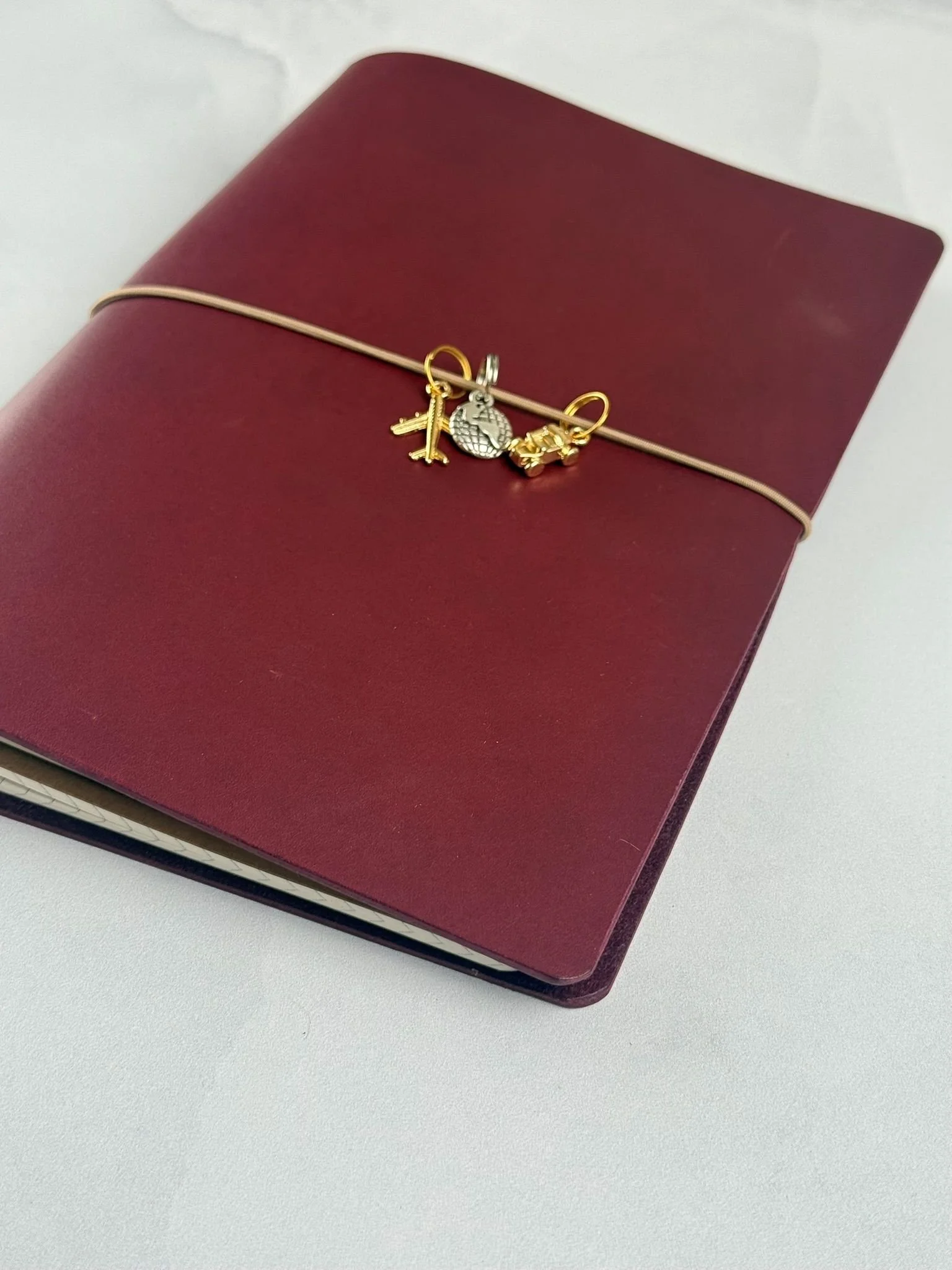 notebook-a5-burgundy-charms.jpg