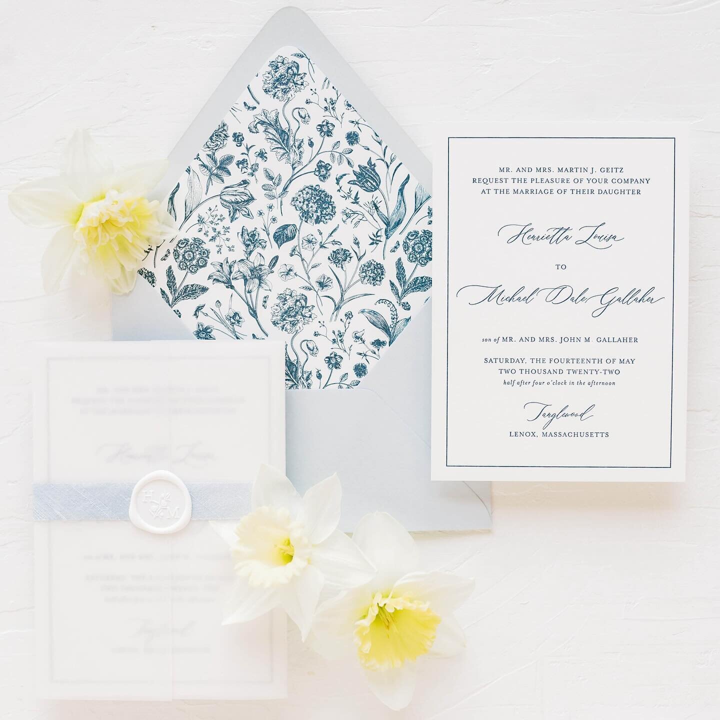 The most beautiful blue toile pattern liner to complement a thick cotton letterpress invitation, wrapped in vellum, blue dupioni silk ribbon and a custom white wax seal. 

#weddinginspiration #weddinginvitations #letterpress #toilewedding #toileinvit