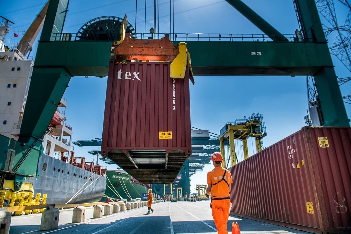 CARGO HANDLING
