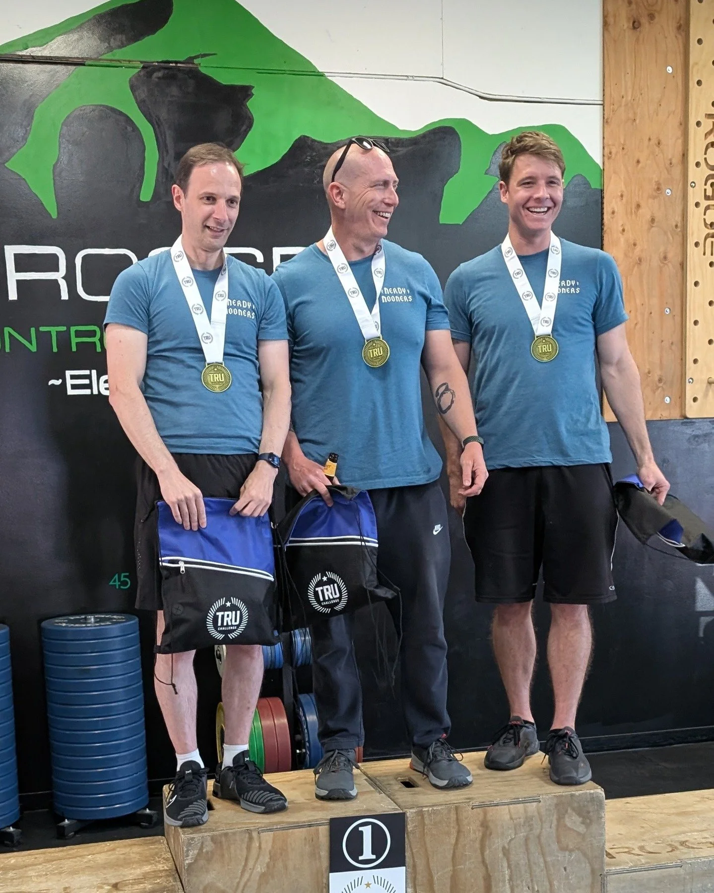 Wanted to share a little personal design project 🏋️&zwj;♂️! John (my hubby, and a developer who works on some of our client projects) competed with his team this weekend at our gym's Tru Challenge competition at @crossfitcontrolledchaos and it was s