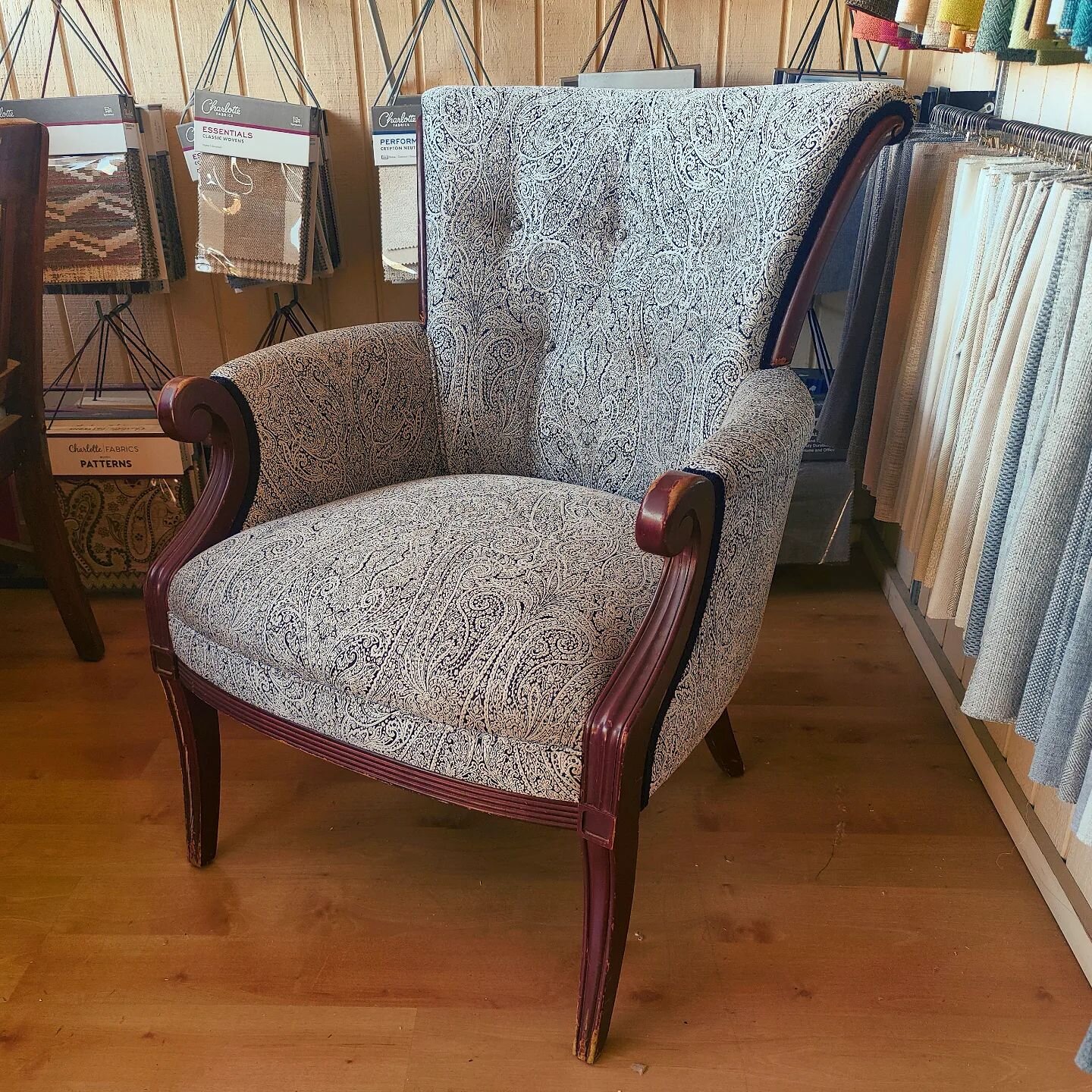 Vintage chair brought back to life.

#upholstery #familybusiness #furnitureupholstery #sandiego #elcajon #smallbusiness #vintagefurniture #vintage #vintagechair