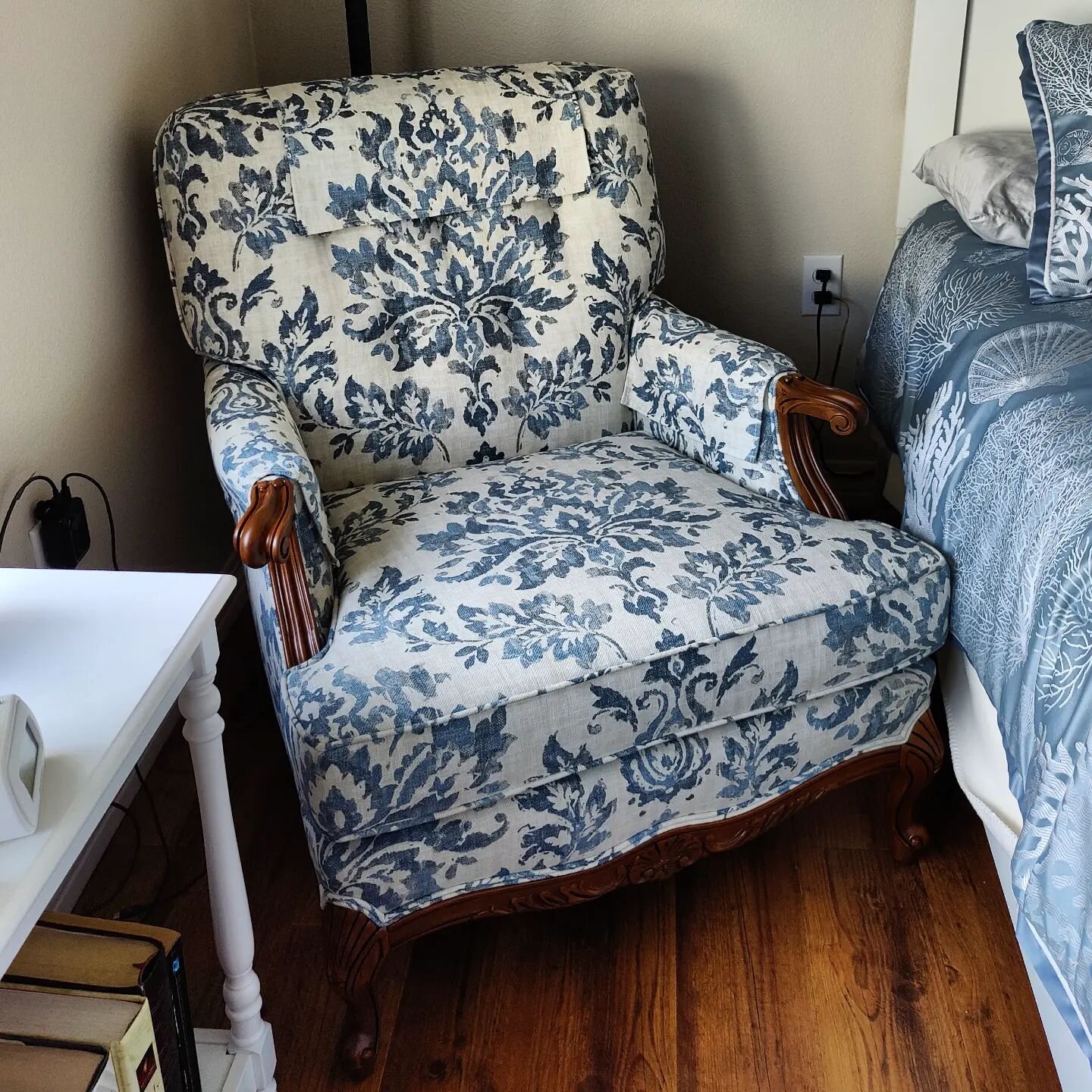 Beautiful bedside antique chair with @charlottefabrics

#upholstery #familybusiness #furnitureupholstery #sandiego #elcajon #smallbusiness #vintagefurniture #vintage #vintagechair