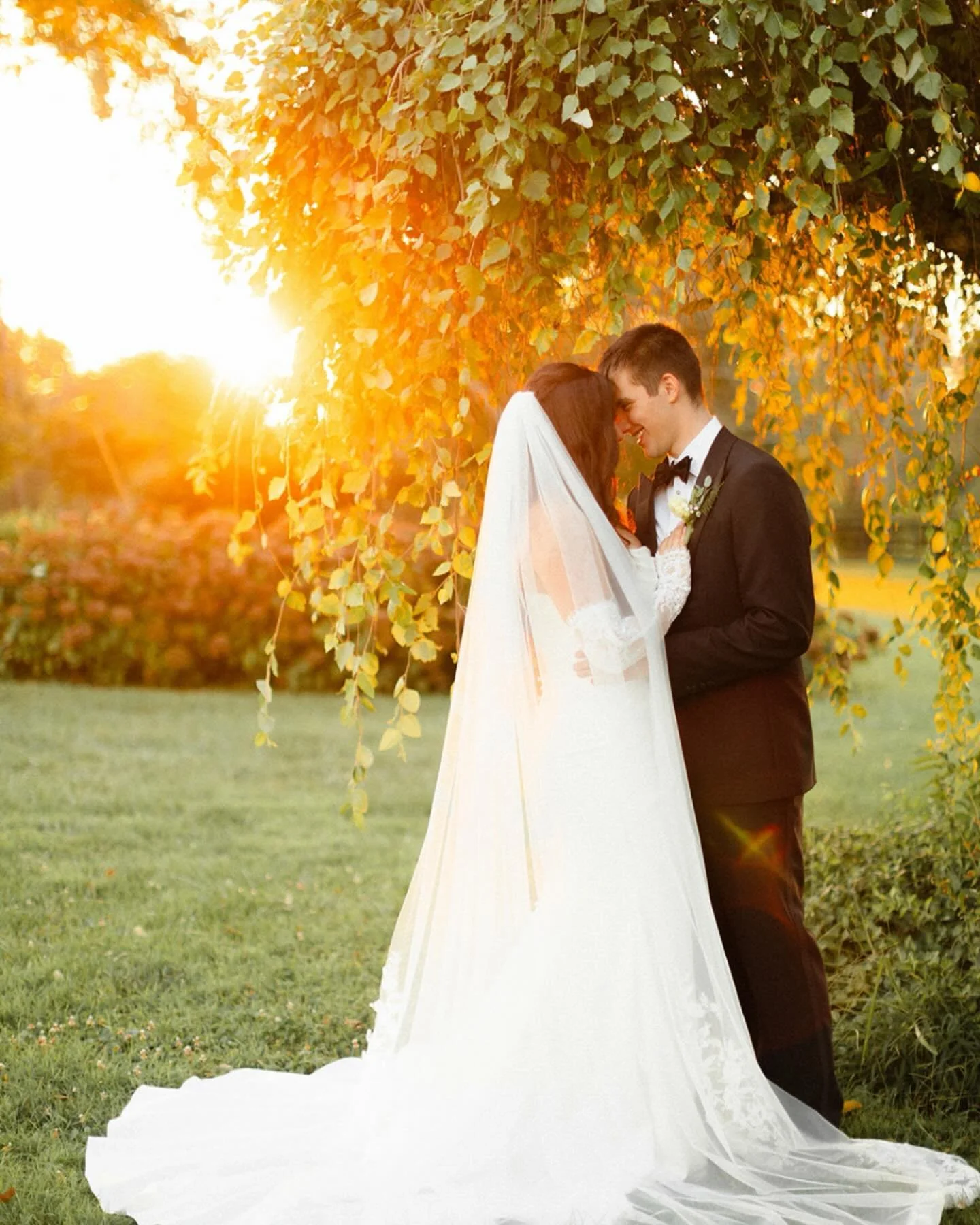 When the sun shows off right on schedule 🌅✨🌿 We ended this day with good light, good views, &amp; these two&mdash;who photograph beautifully together might we add 😍