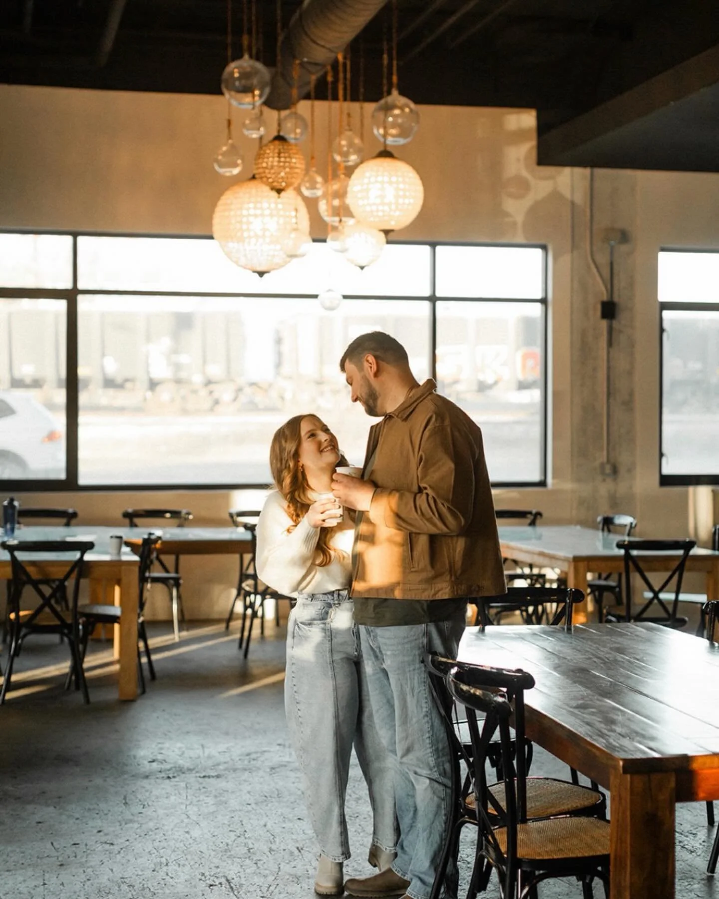 Proof that the best engagement sessions feel more like a date than a photoshoot ☕️🤍🌿
Getting to capture love in places that feel like them will always be a favorite!