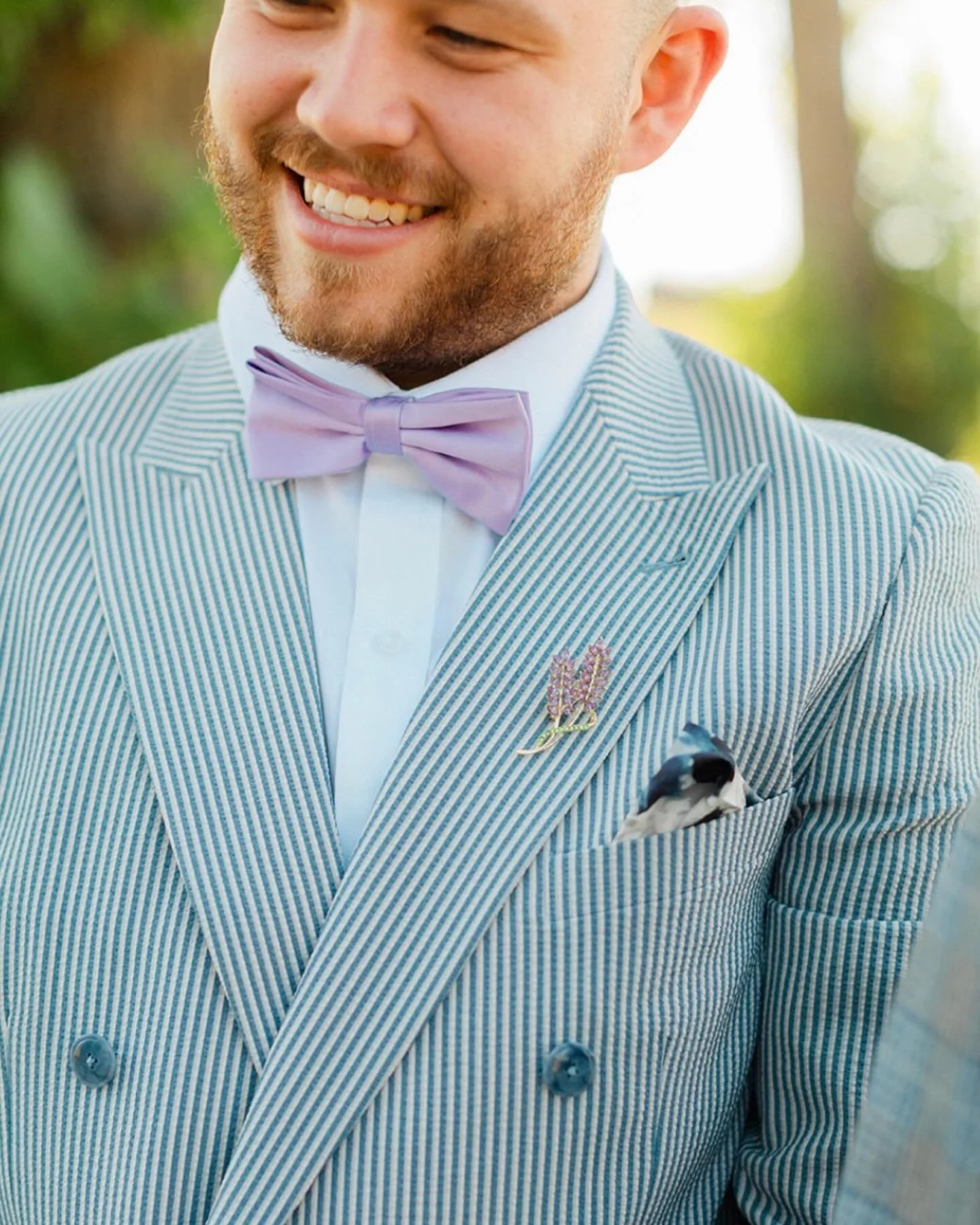 Unpopular opinion: no one leaves a wedding talking about the boutonni&egrave;res 👀
But they will remember the details that feel like you! 
Our bride thrifted brooches for the groomsmen&hellip; and honestly? Iconic. 👏🏼