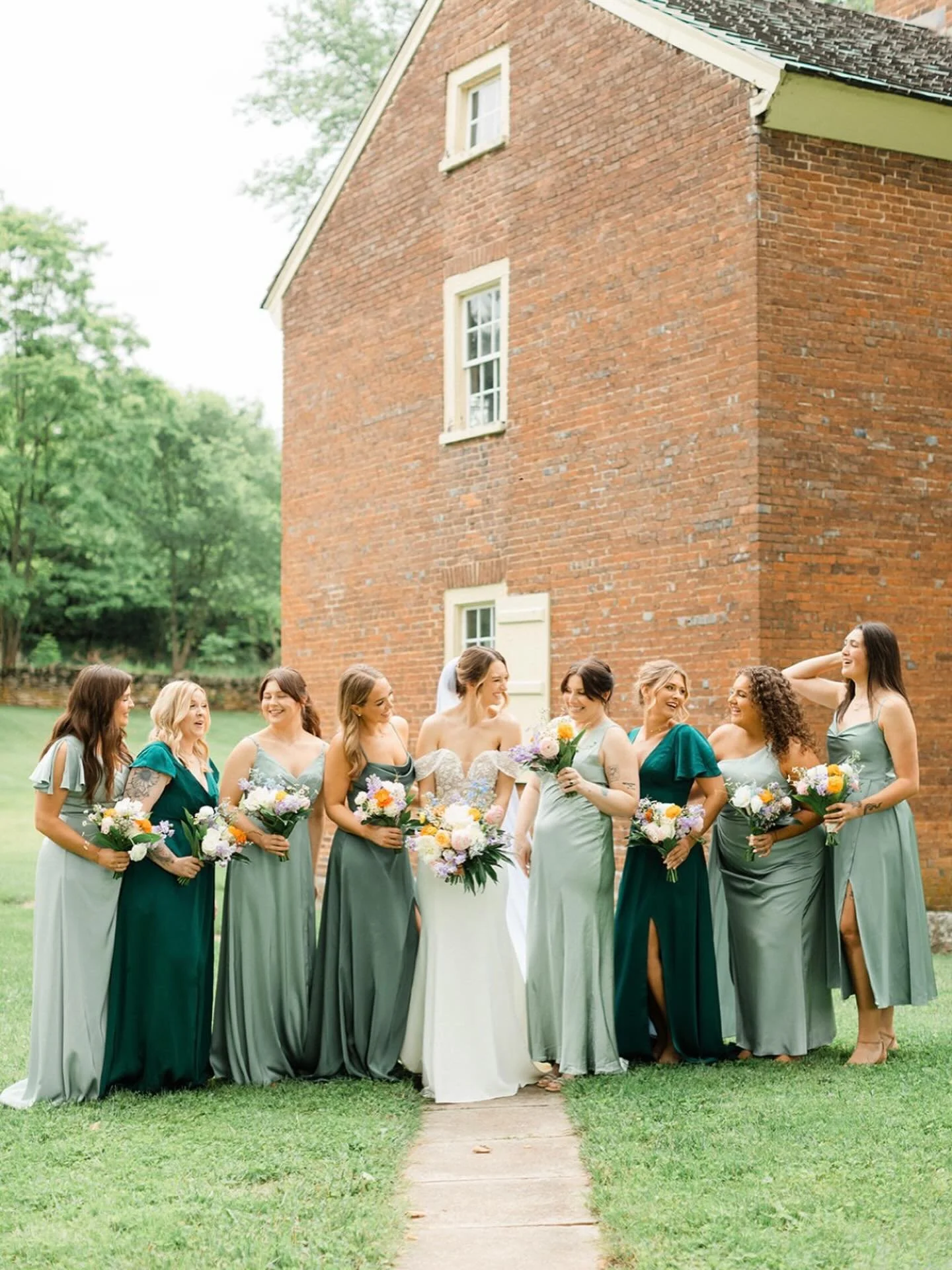 POV: it&rsquo;s finally spring &amp; you have your bridesmaids wear different shades of green 🍀👒💚