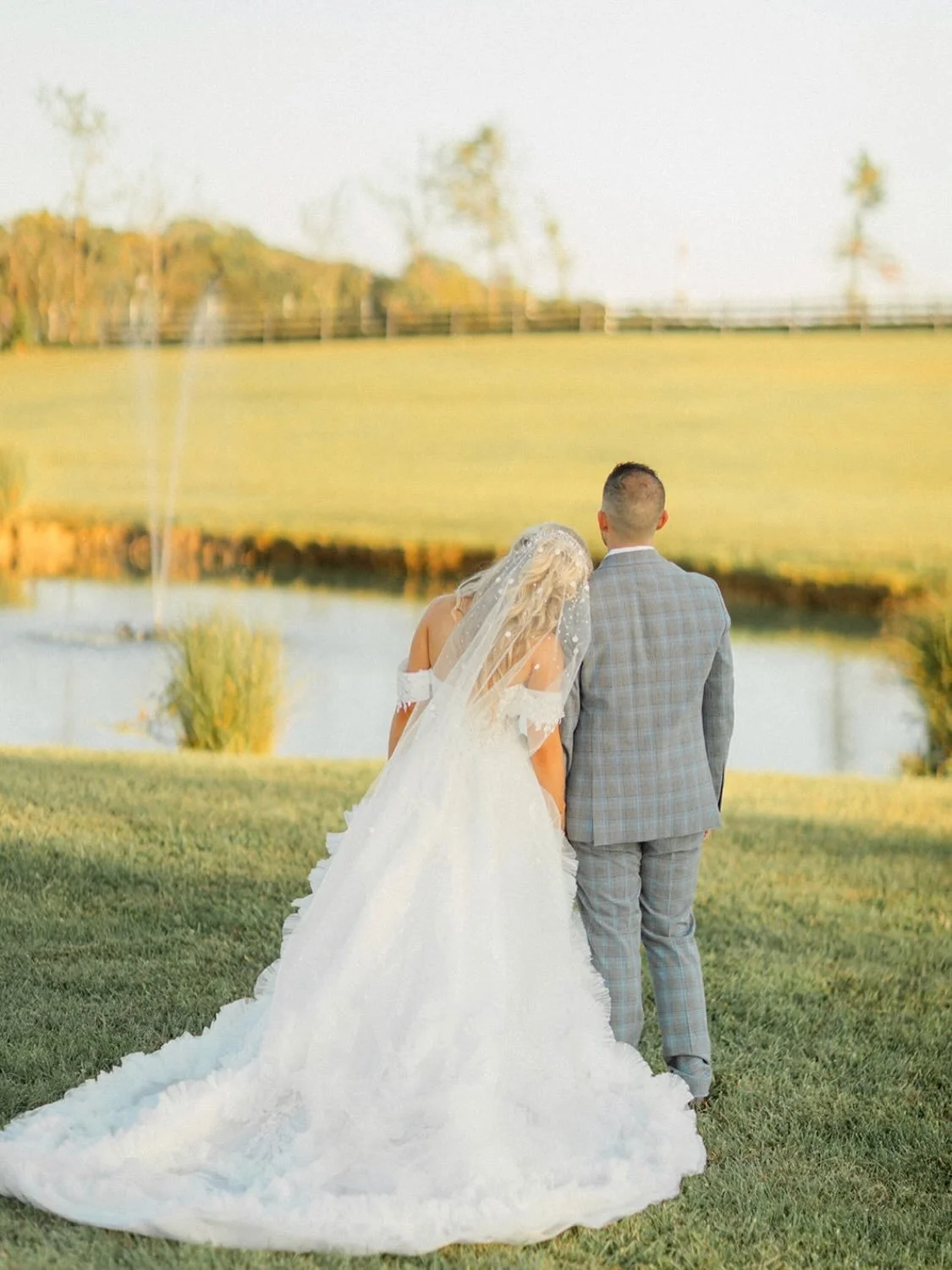 Depoy wedding photo dump 💍🍰🪩🌈
Peep the handwritten notes on the napkins&mdash;little love letters from the groom to his bride&hellip; the kind of details that say everything 🥹