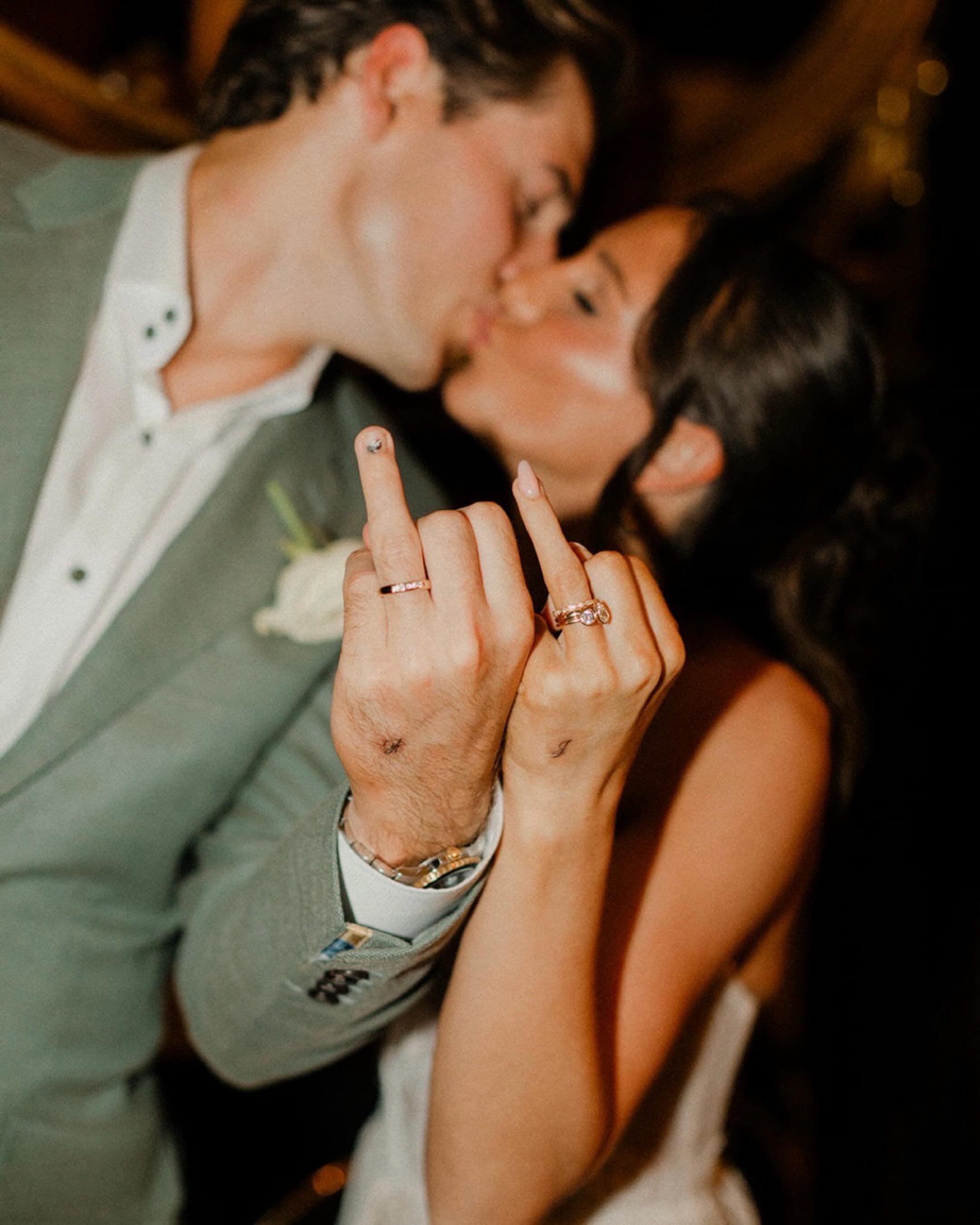 Reception turned tattoo shop reallllll quick 🔥😅
Speeches, dinner, dancing&hellip; and a moment no one clocked. The bride &amp; groom slipped away to a secret spot and came back with matching hand tattoos mid-reception!!! No big deal&hellip; just a 