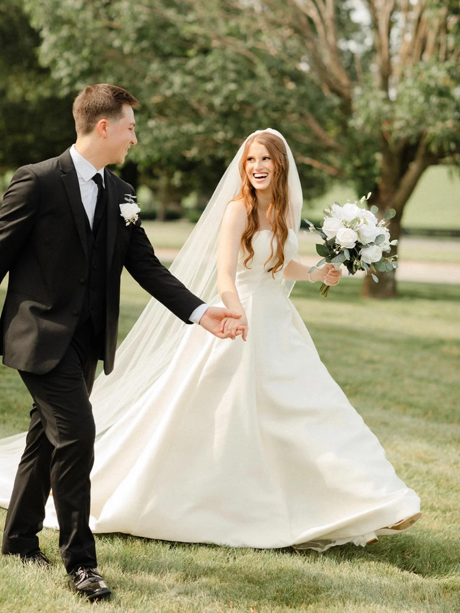 The kind of joy you can&rsquo;t pose! 
Walking into forever with your best friend never looked so sweet 🥲🥹
