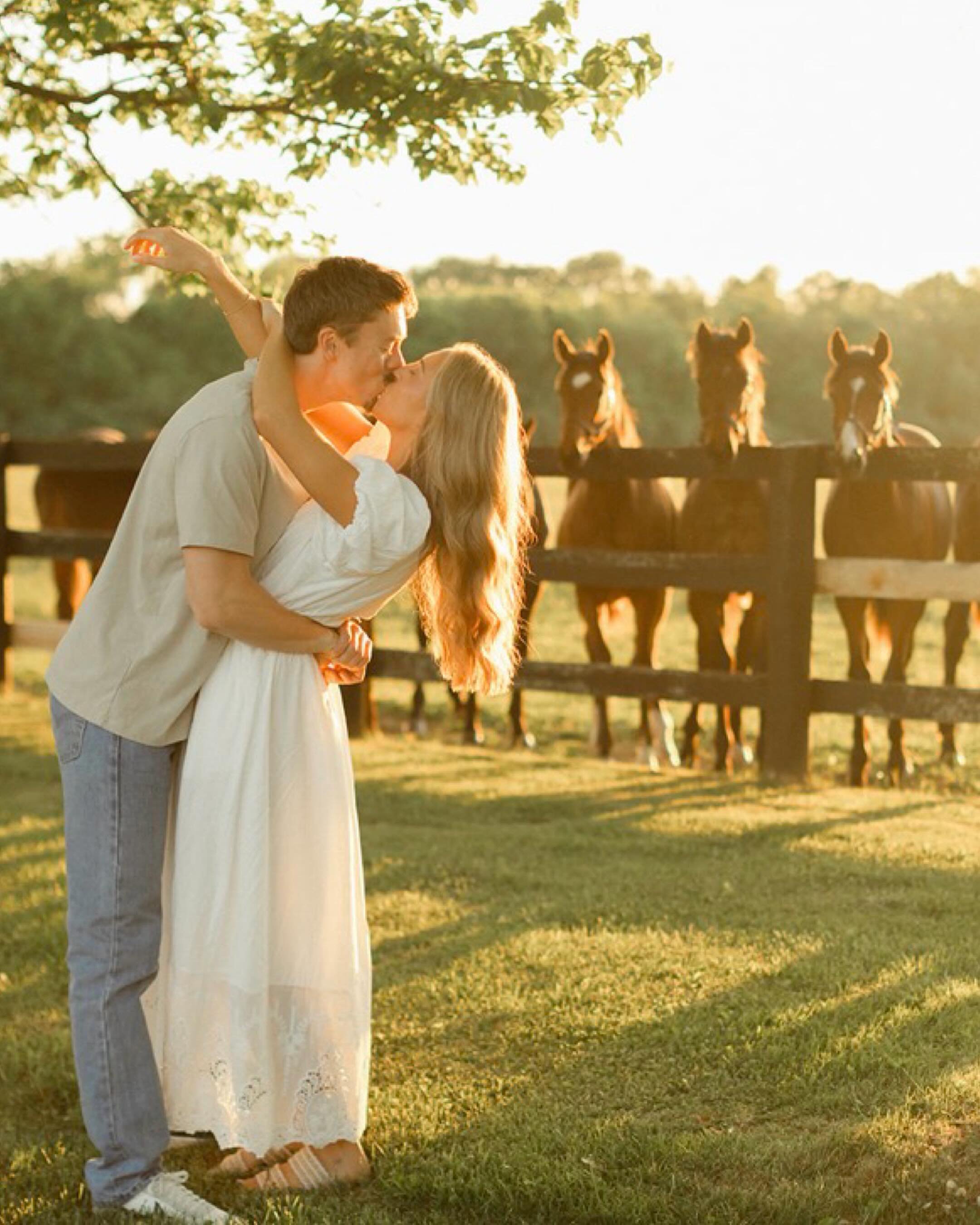 A sunset made for two 🌅 anddddd a backdrop that didn&rsquo;t even feel real&mdash;just horses, open skies, and the sweetest love story 🐎☁️🌾