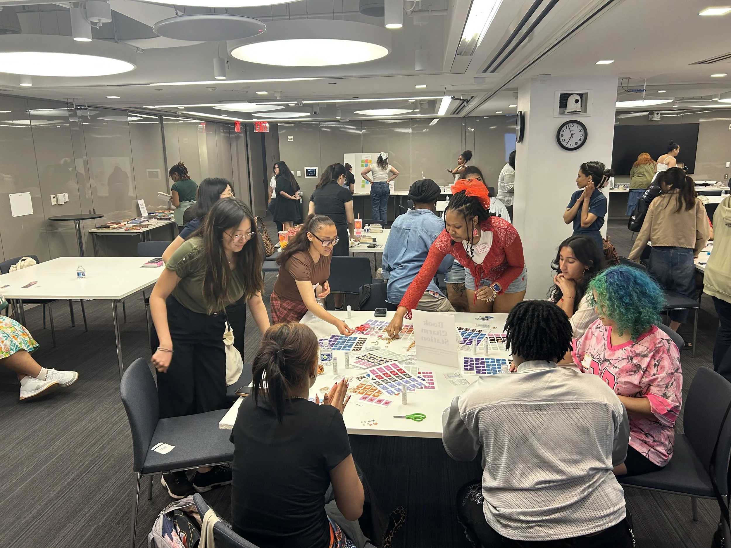 Community Hour with Amanda Reads x Hachette - May 2026