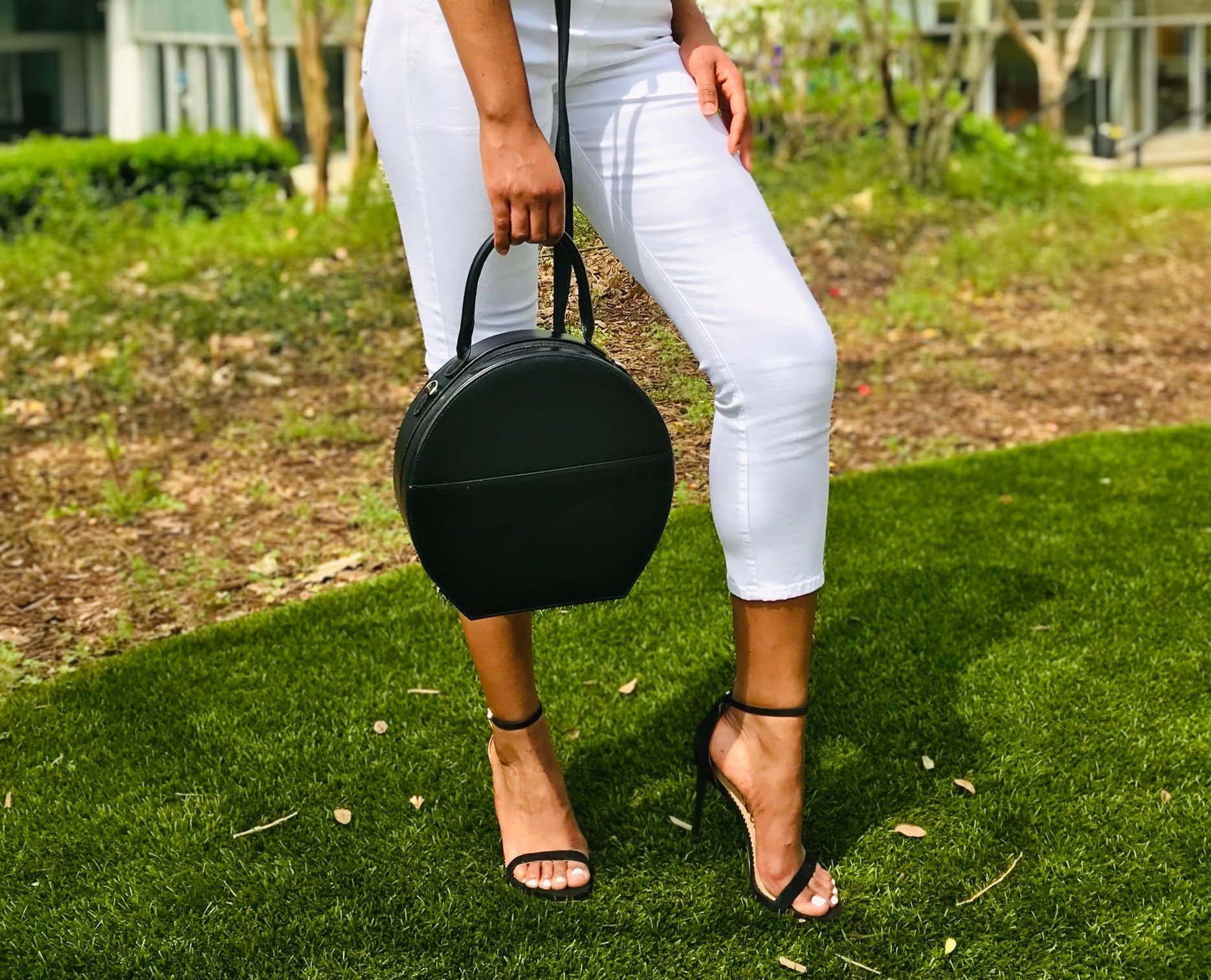 Baily Circle Bag 2- Black Plain Cropped.jpeg