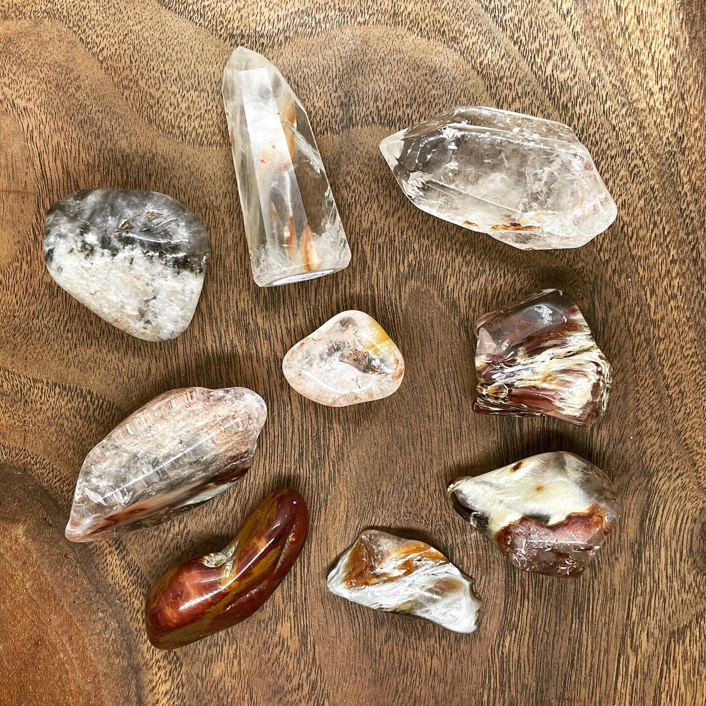My loves... I have a beautiful collection of crystals that I am starting to sell. I am dipping my toe in slowly :). Let me know if you are looking for anything in particular- I have a lot :)

I am posting them in my stories and then saving in highlig