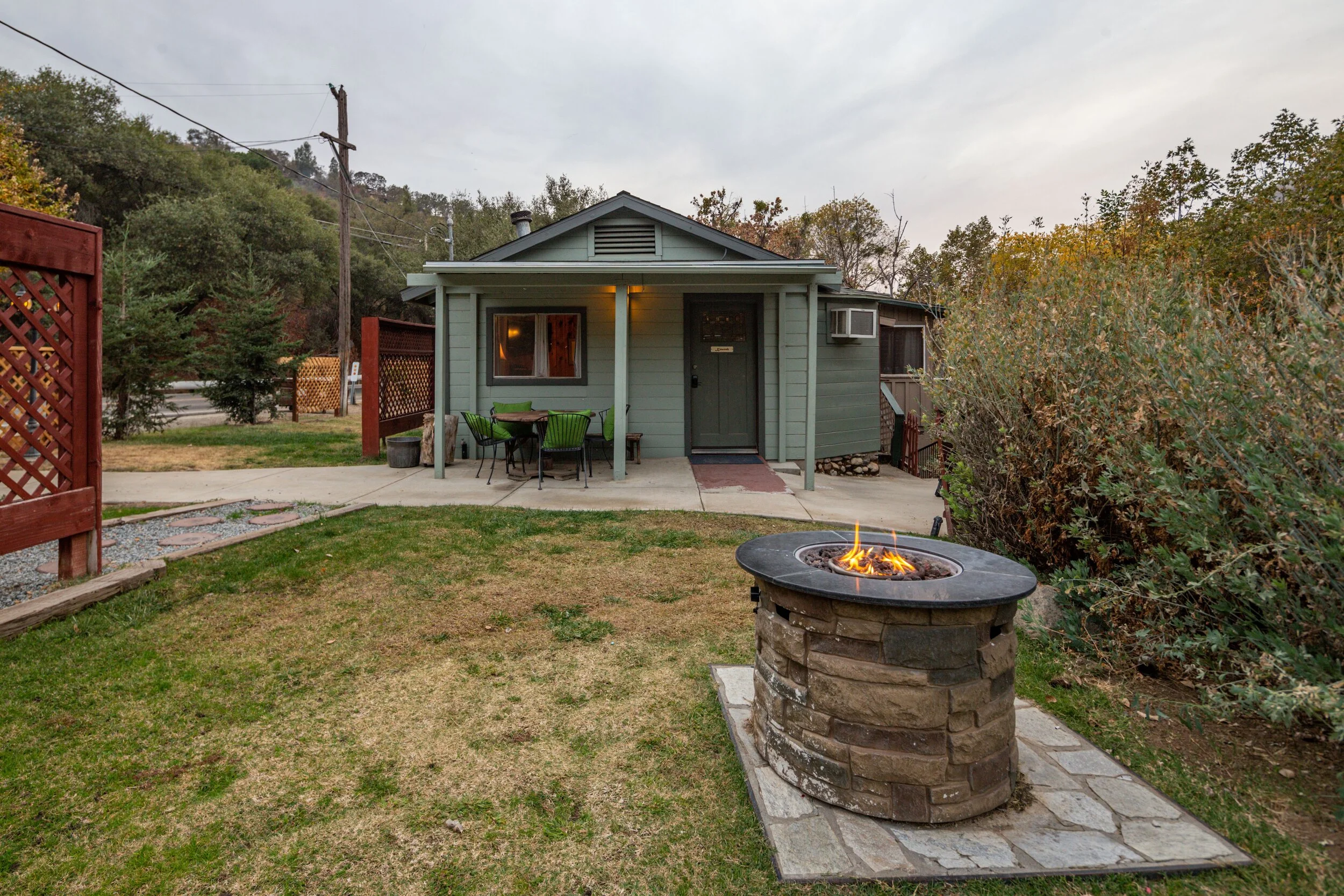 Kaweah River Cabin — Sequoia Pacific Holiday Homes