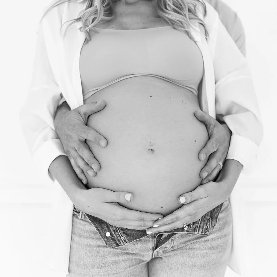 Happy Thursday everyone! We&rsquo;re looking forward to all the upcoming maternity sessions this month 😃