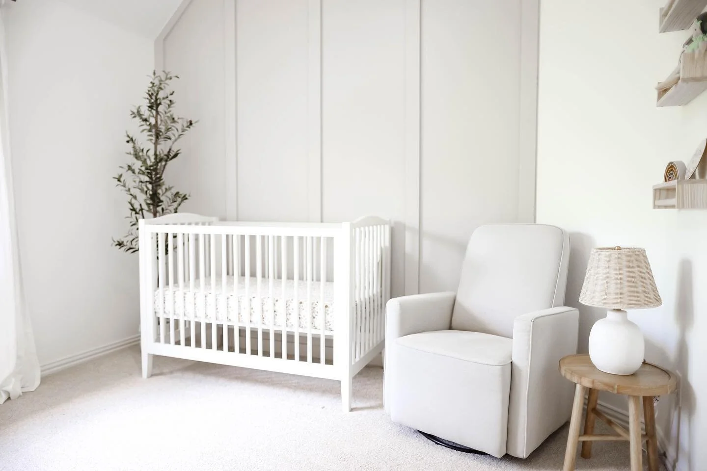 Sweet nursery shots 😍 we love capturing these precious  details during our at home newborn sessions