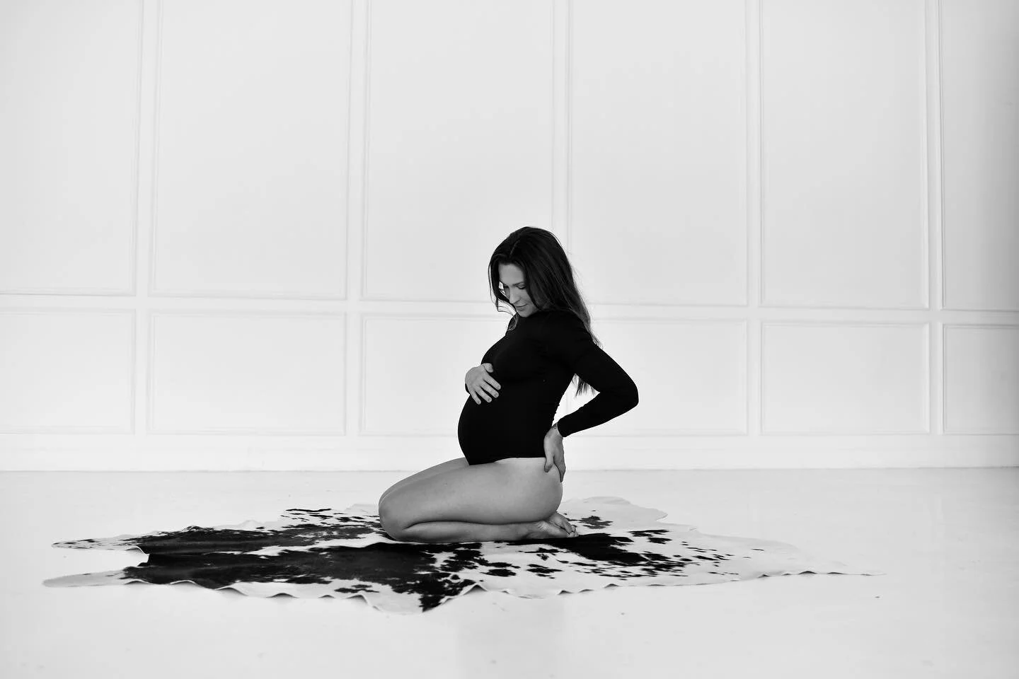 Teaser from this beautiful maternity shoot! Can&rsquo;t wait to show you all the rest! 📸