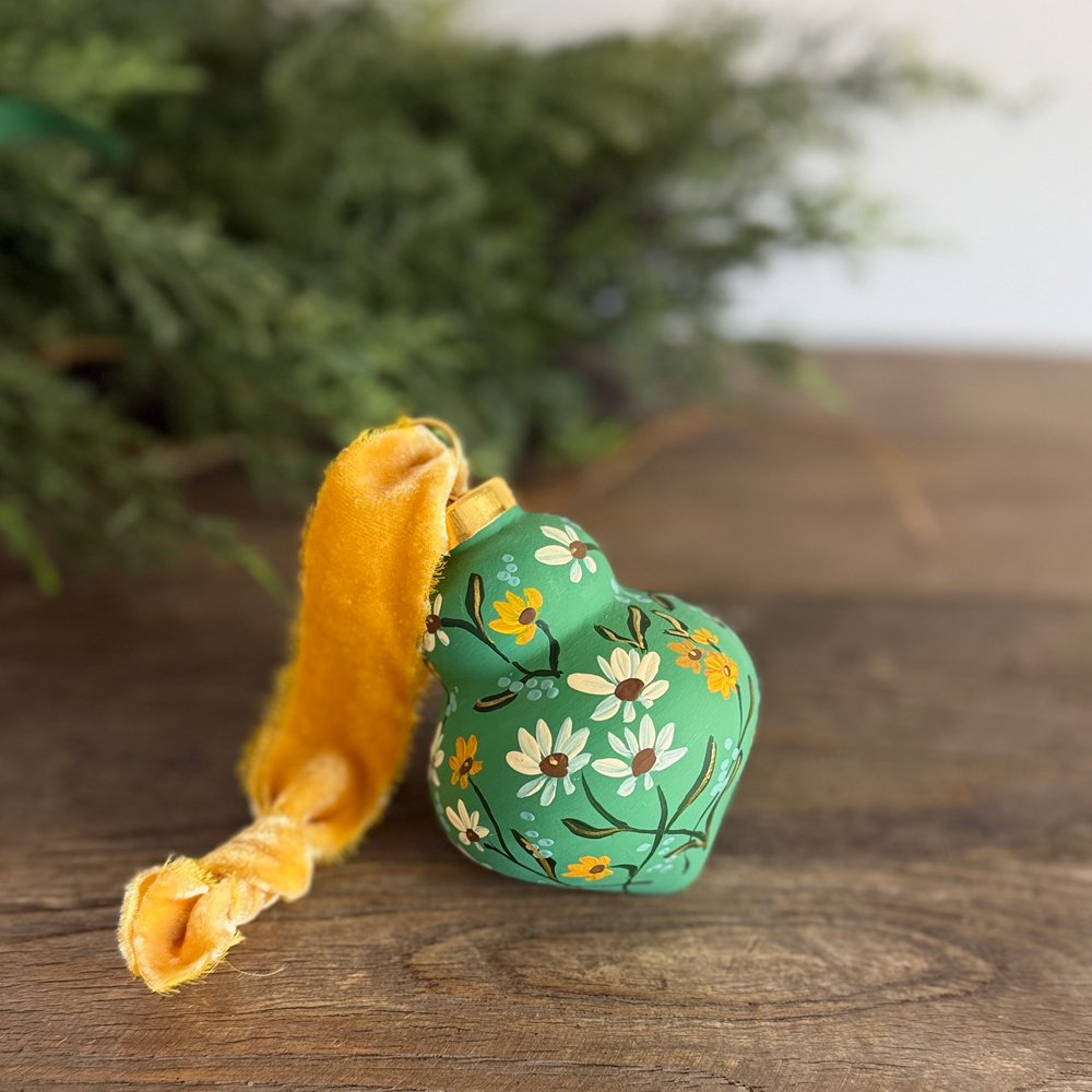 DAISY FLORAL ON TEAL - LAMP SHAPED ORNAMENT