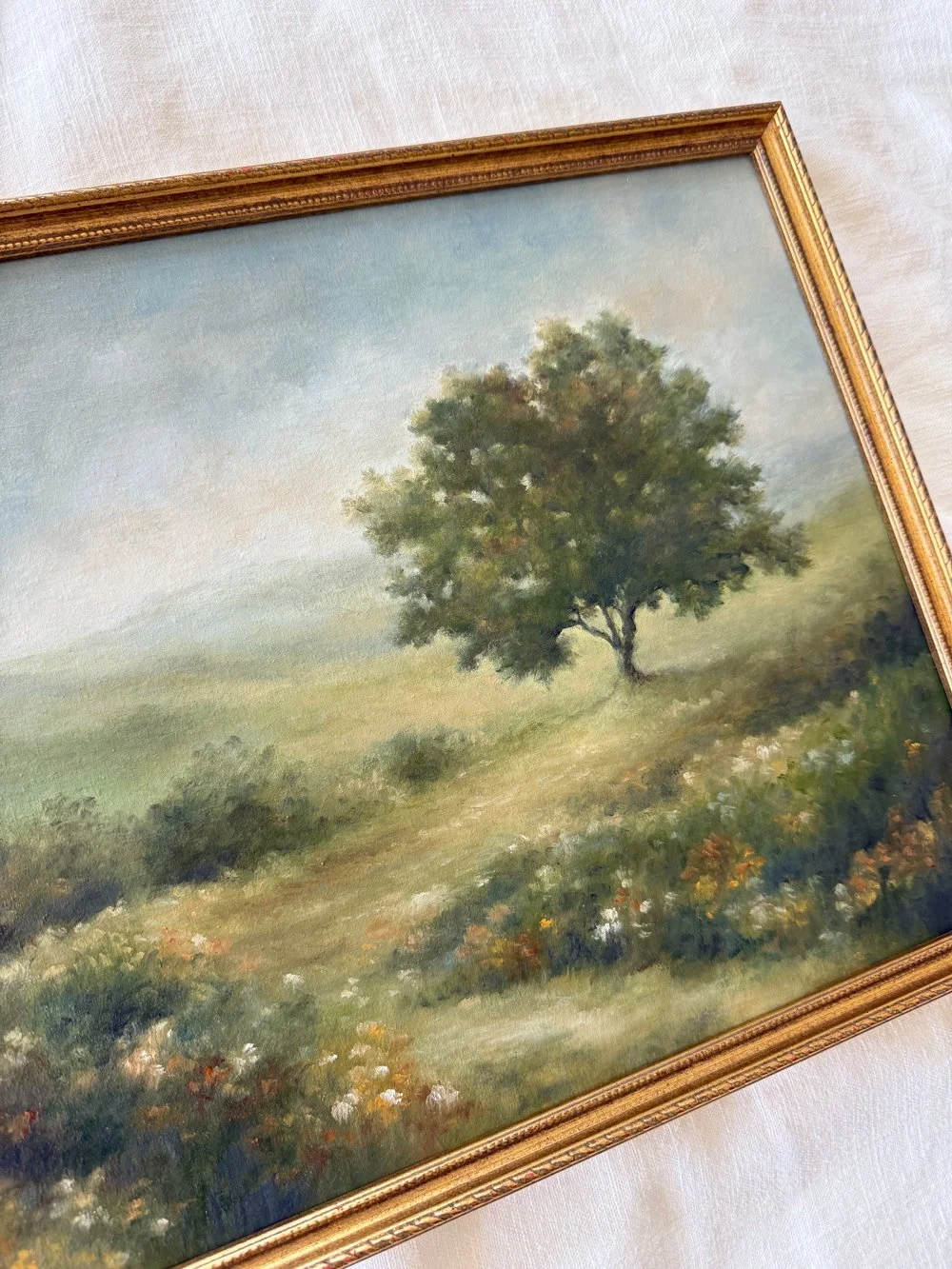 the-oak-stands-still-close-up.jpg