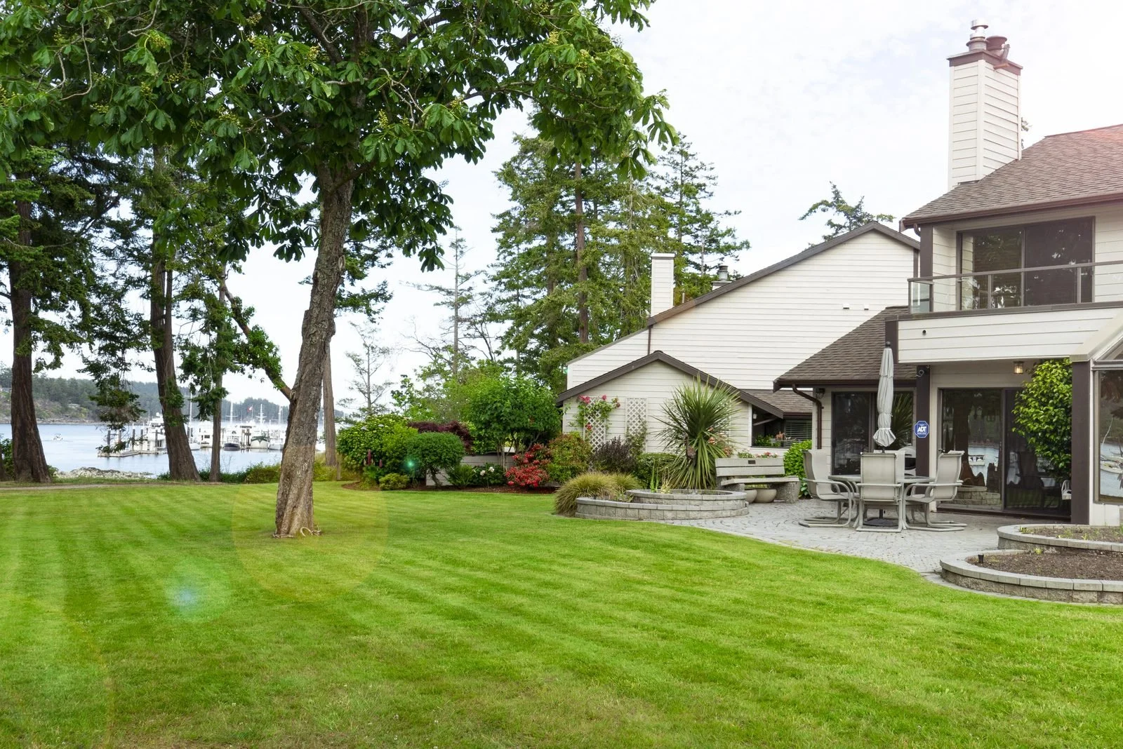 waterfront-lawn-sod-installation-victoria-bc.jpg