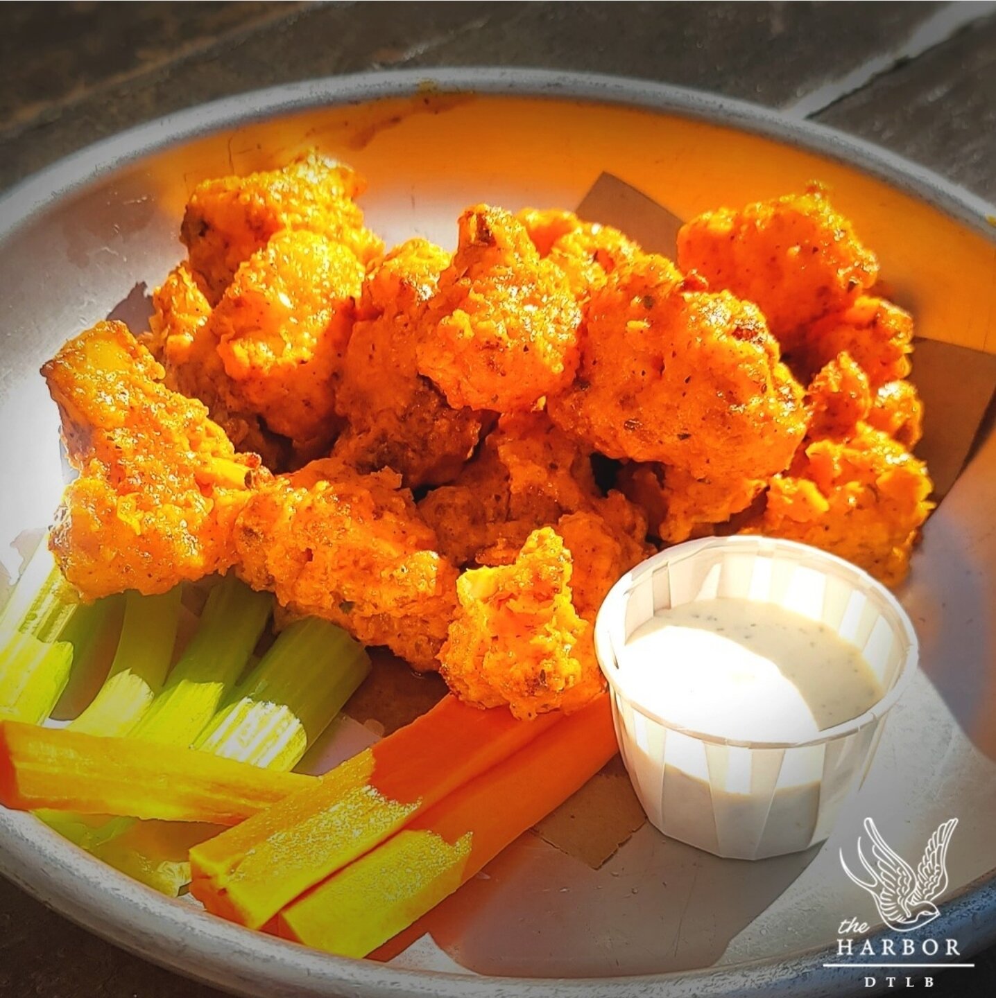 Keep it Lighter with our Buffalo Cauliflower! A Must Try! | Happy Hour from 4PM-8PM
.
.
.
.
#buffaloCauliflower #healthy #healtheats #theharborlb #Happyhour #LB #longbeach #lbc #dlba #downtownlb #craftcocktails #craftbeer #nomnom #instagood