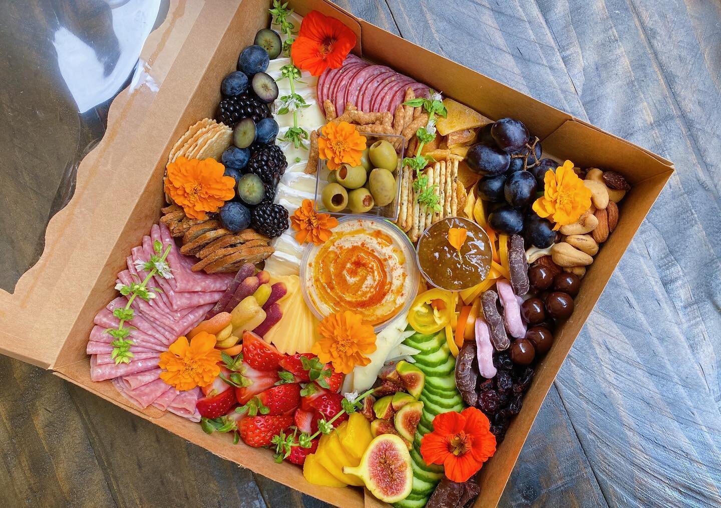 Have you placed an order for this weekend yet? Friday &amp; Saturday are almost completely booked so DM us asap and let us be part of your weekend plans 🤩🥂

(Pictured: Soir&eacute;e Picnic Box)
&bull;
&bull;
&bull;
&bull;
#itsbriethyme #cheeseboard