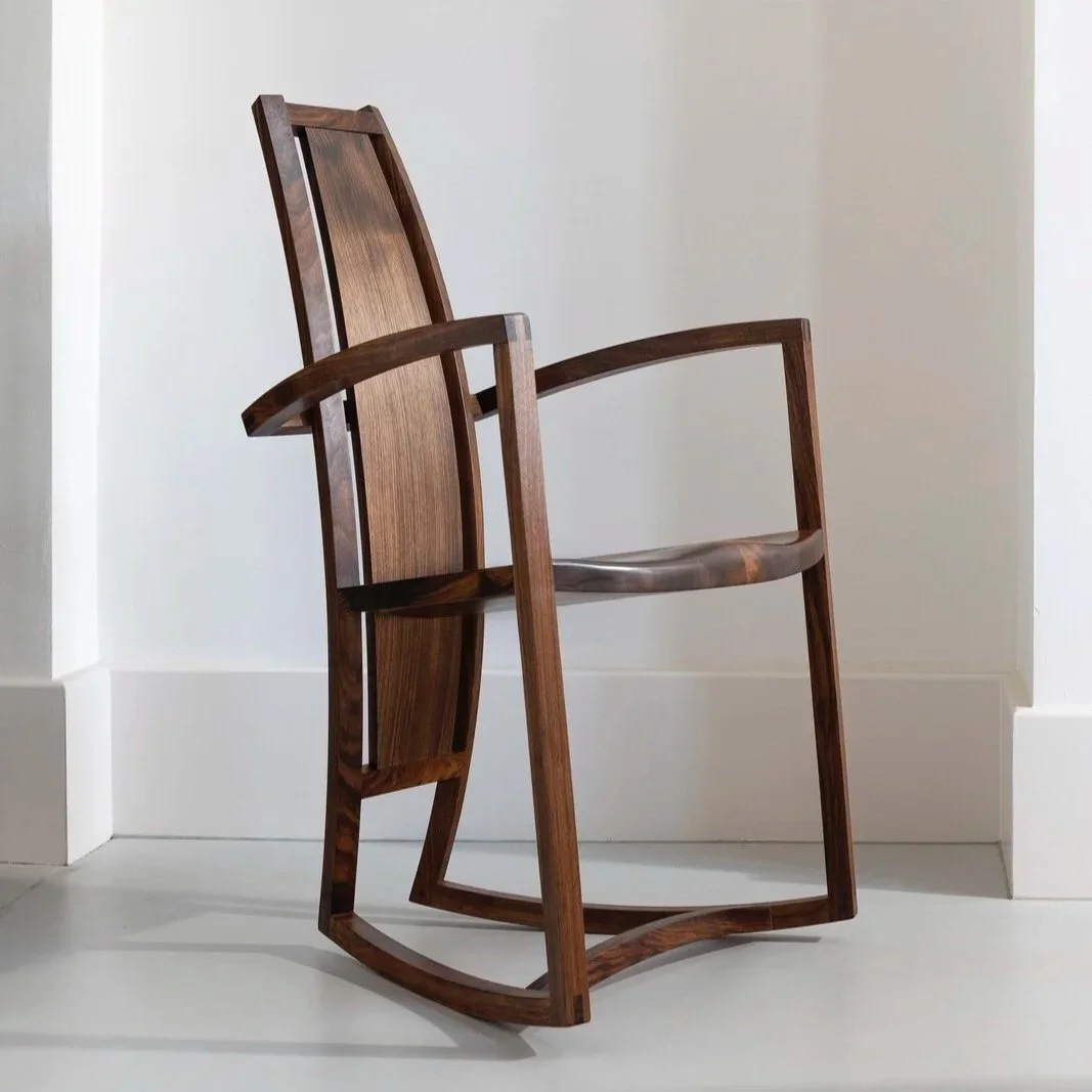 Frame Rocker in walnut