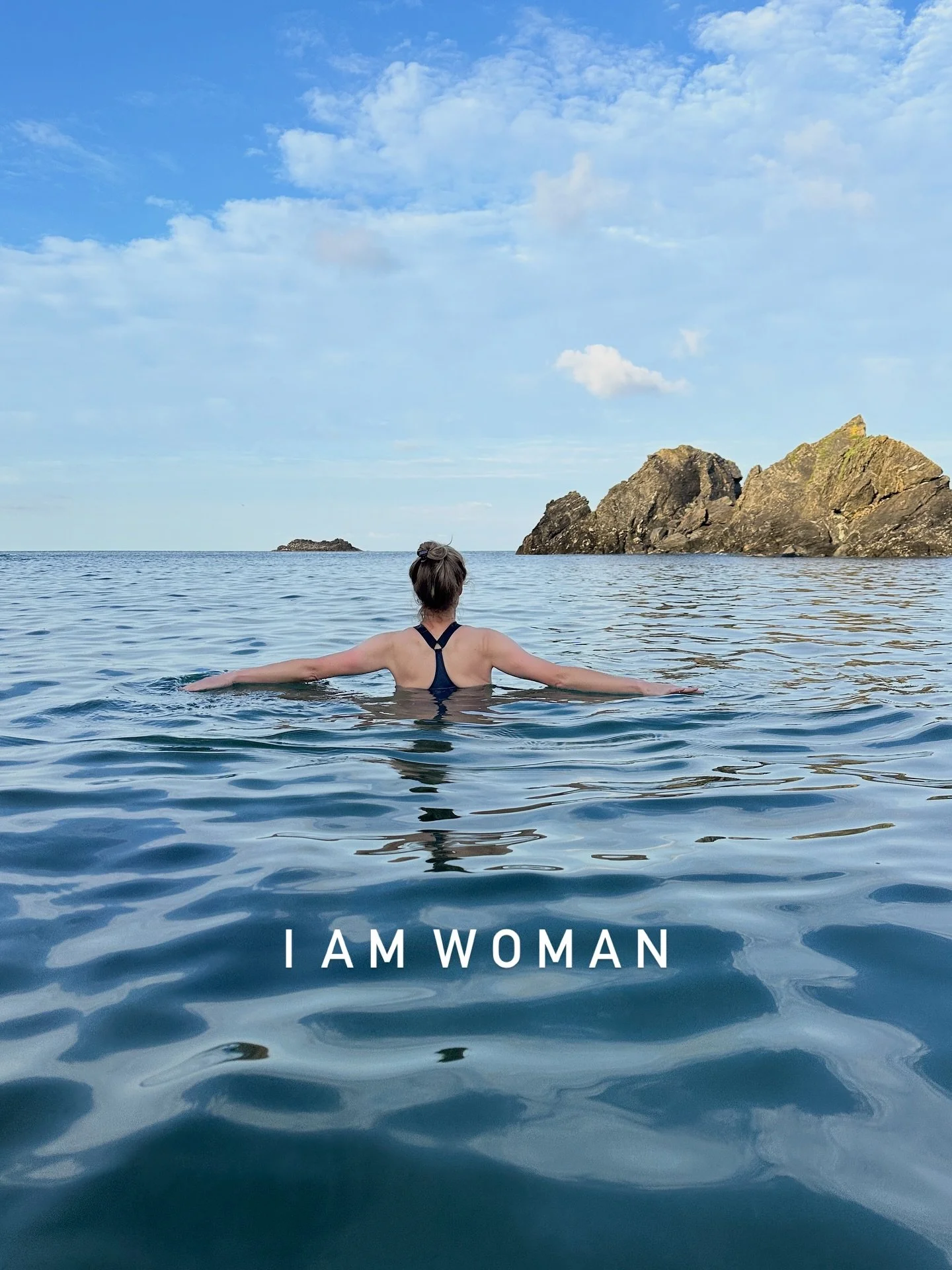 I  A M  W O M A N 

I am strong, I am true, I am love.

You are all wonderful 🙏 

#iamwoman